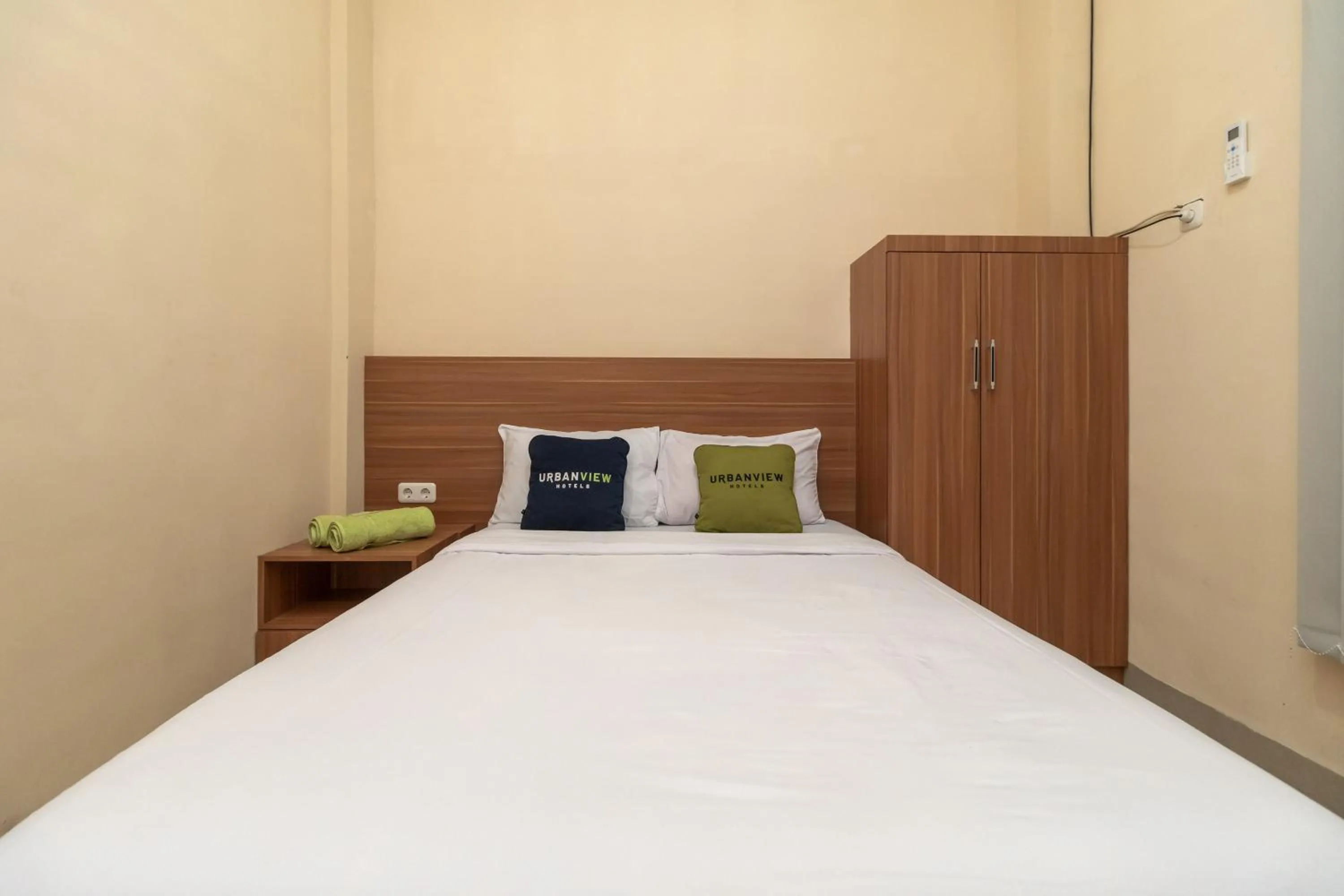 Deluxe Double Room in Urbanview Hotel Salsabilah Palembang by RedDoorz