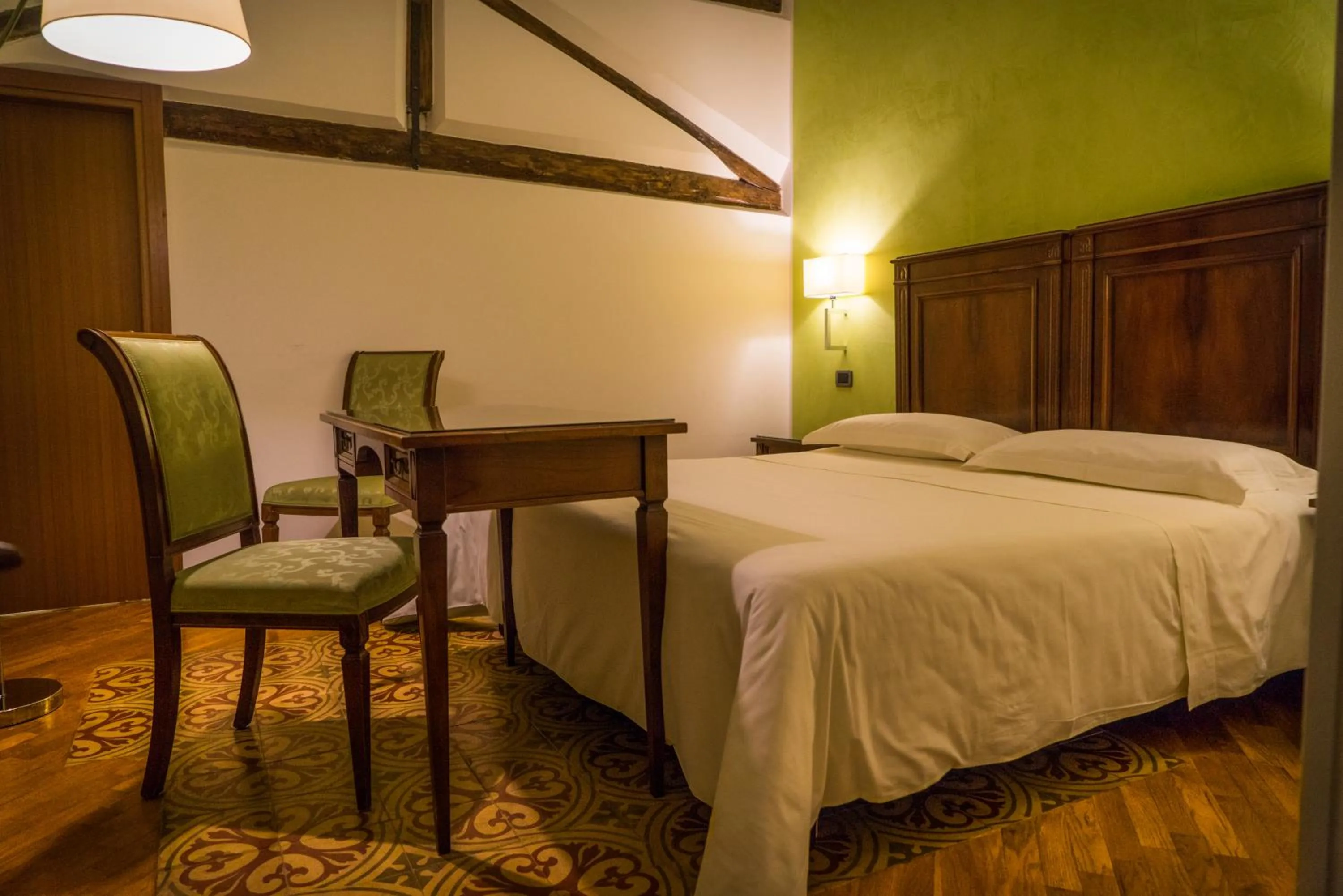 Comfort Room in Hotel Carmine