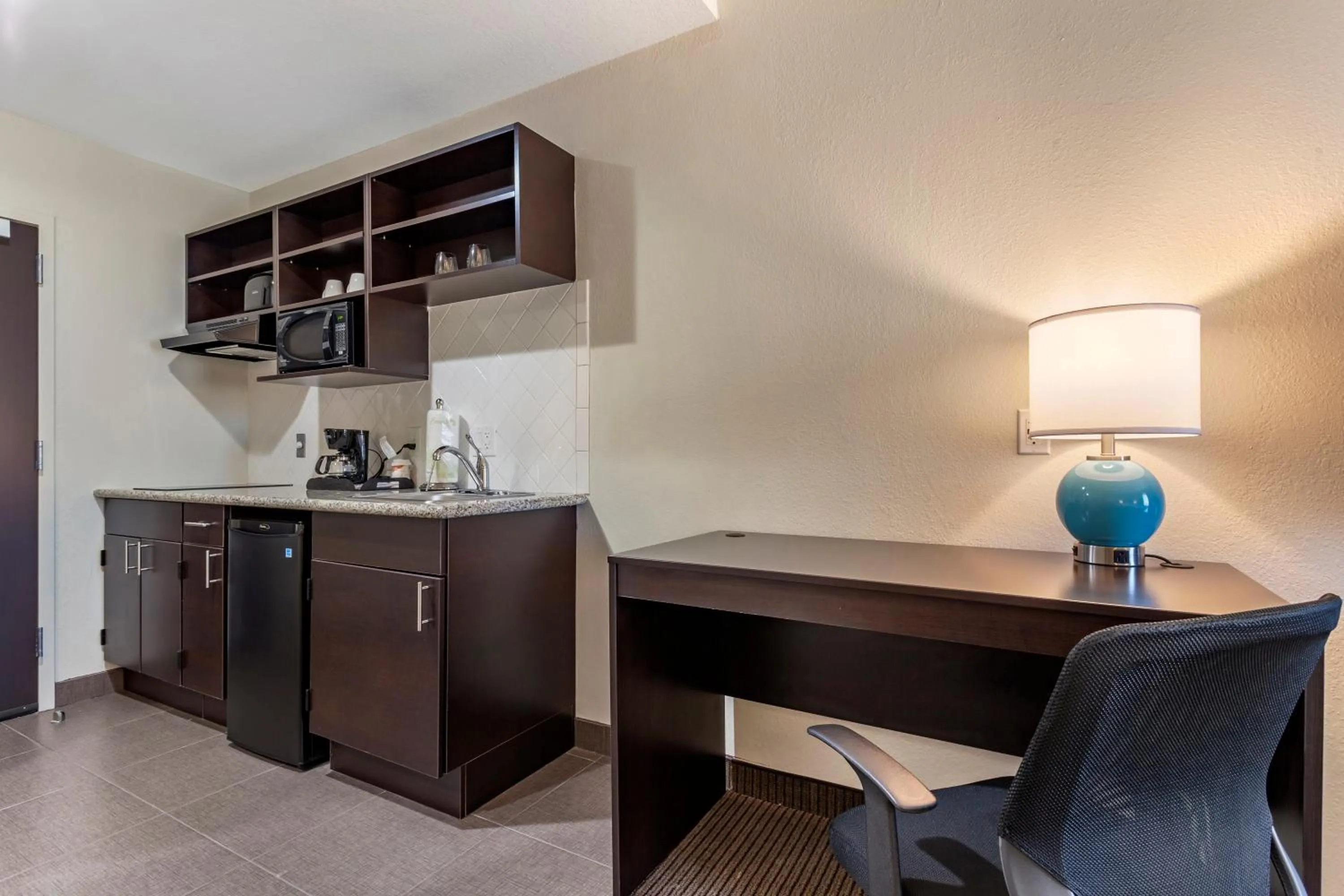 King Suite - Non Smoking in Sleep Inn & Suites Crosby