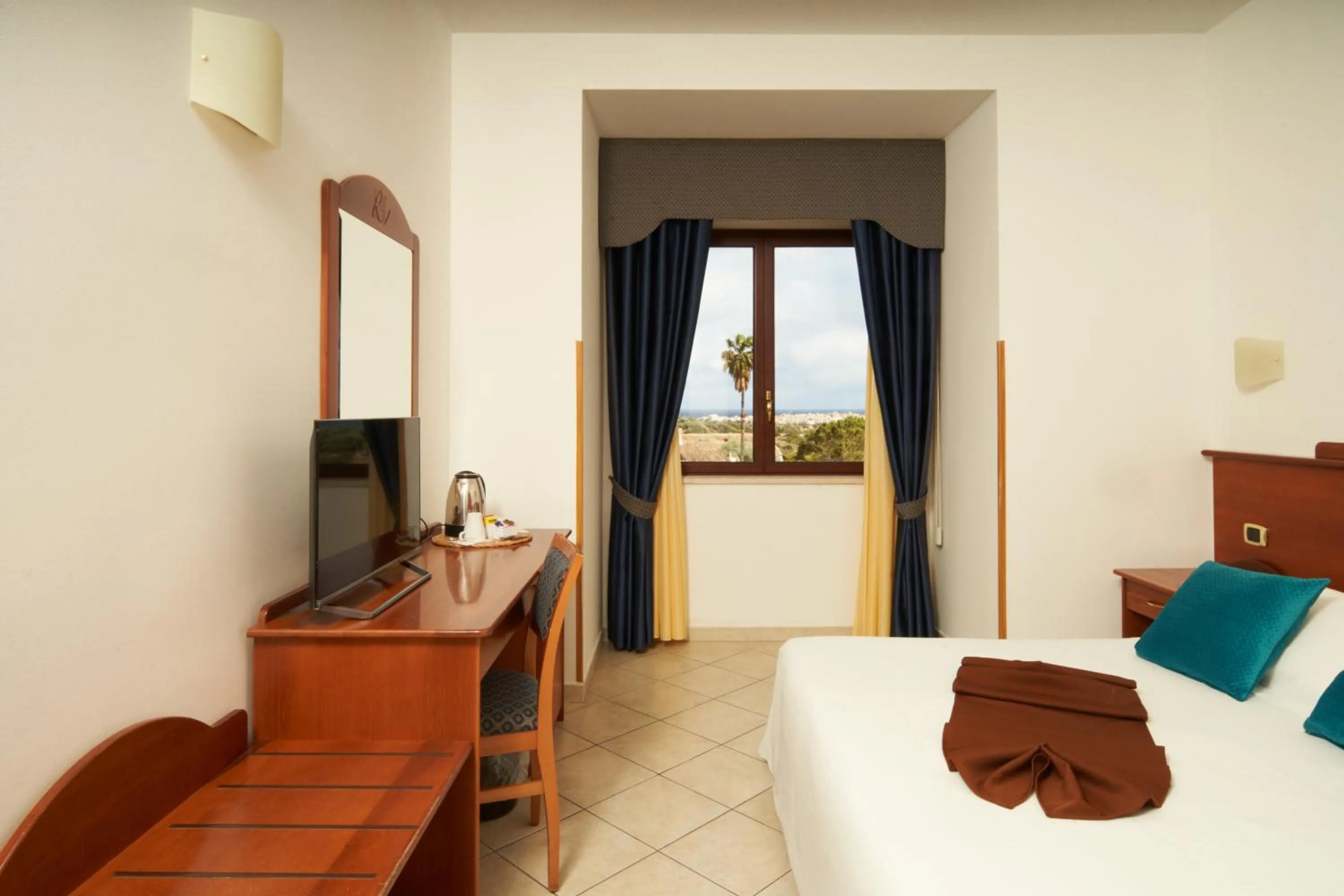 Superior Double or Twin Room with City View in Hotel Relax