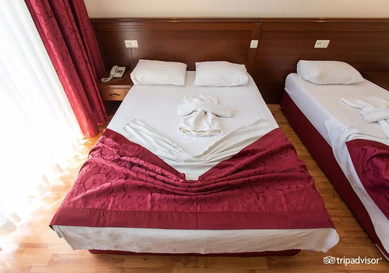 Standard Triple Room in MURAT 2 Hotel