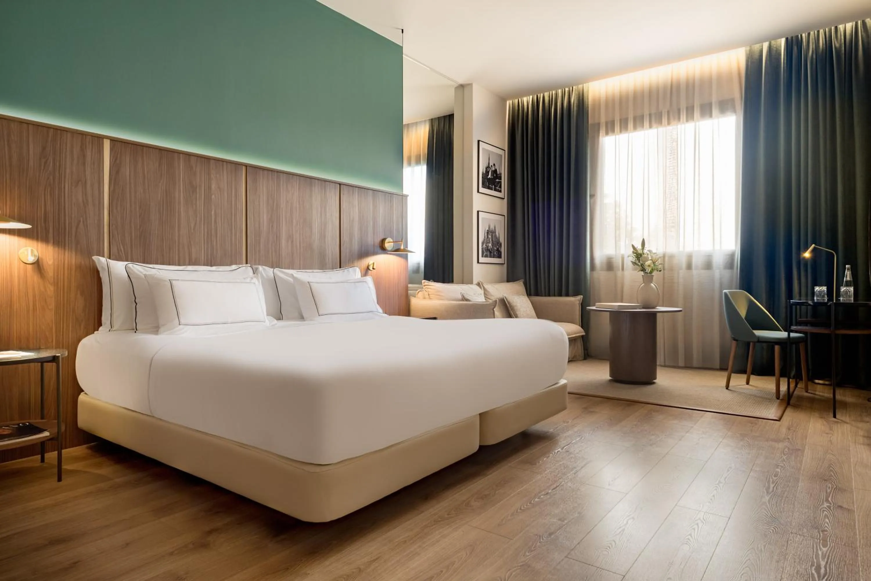 The Level Room and Lounge Access in Meliá Milano