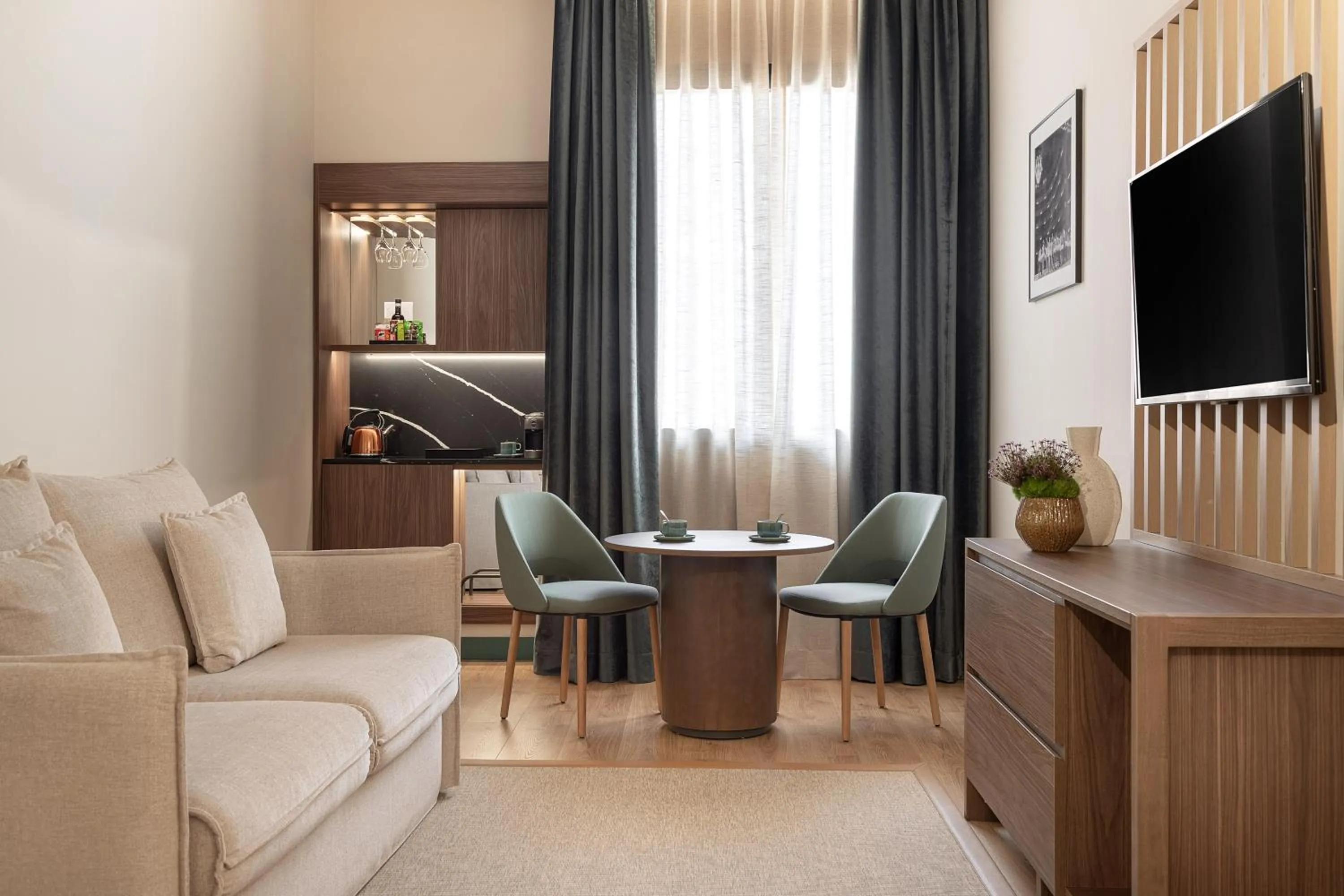 The Level Business Suite and Lounge Access in Meliá Milano