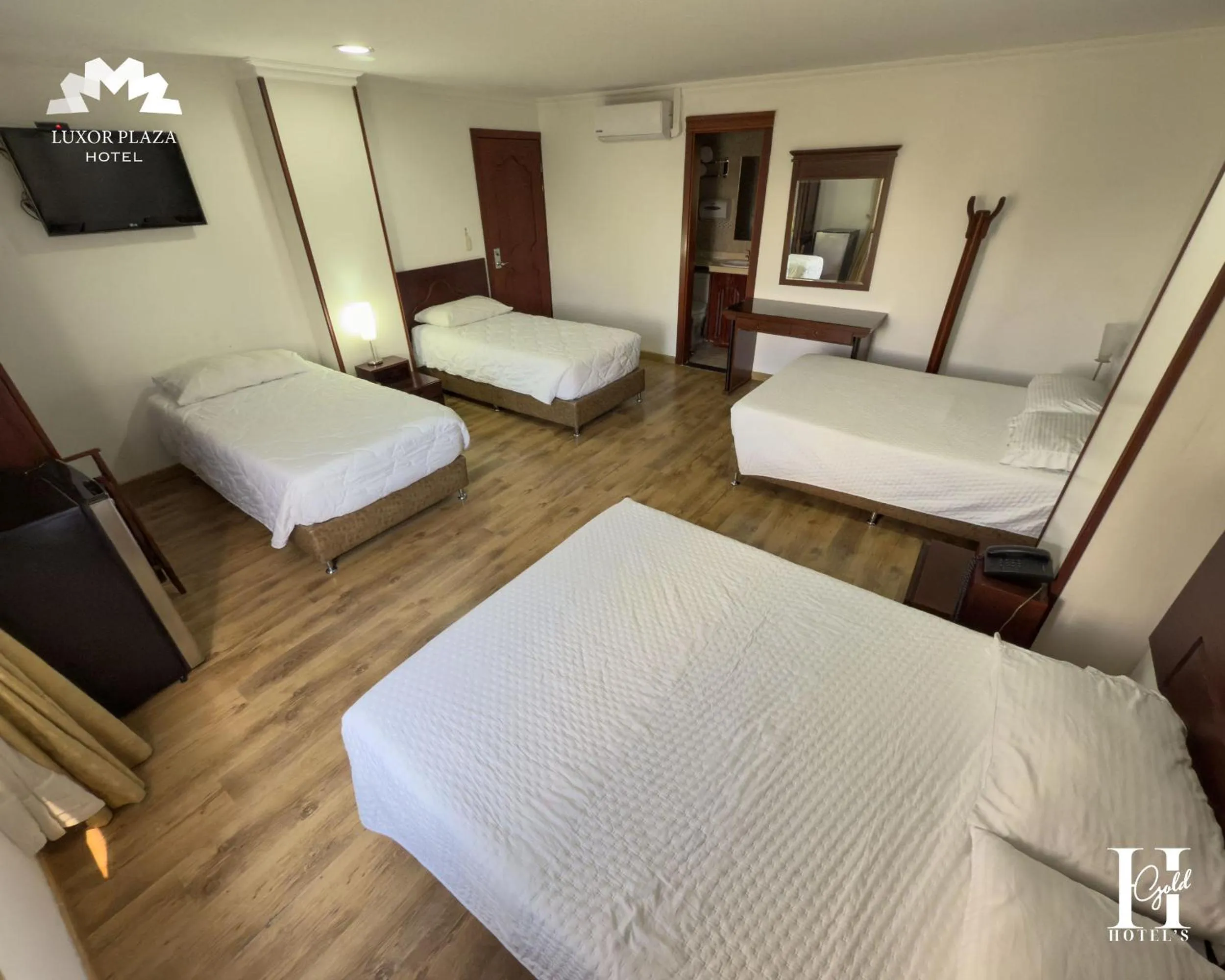 Classic Quadruple Room in Hotel Luxor Pereira