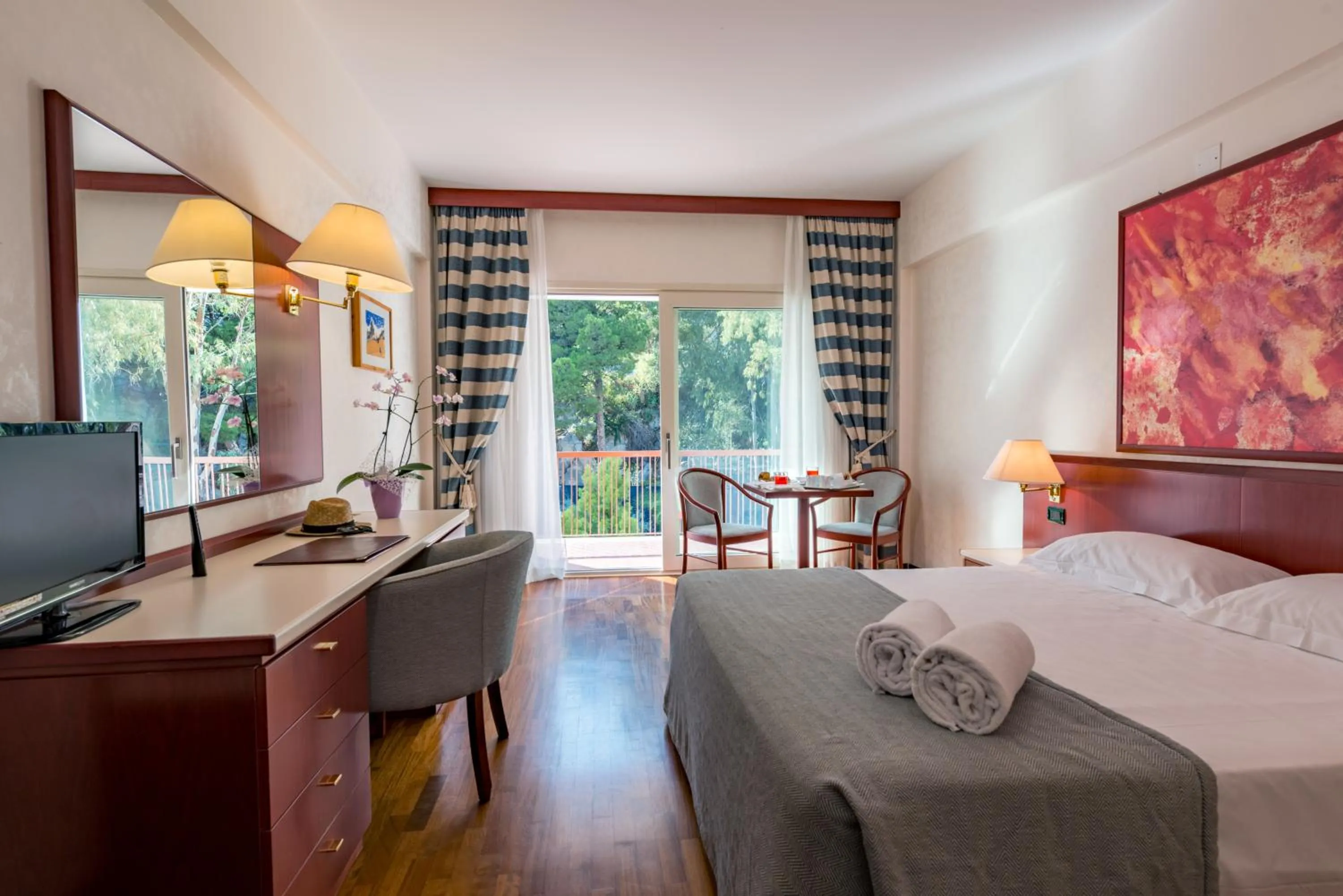 Quadruple Room with Garden View in Splendid Hotel La Torre