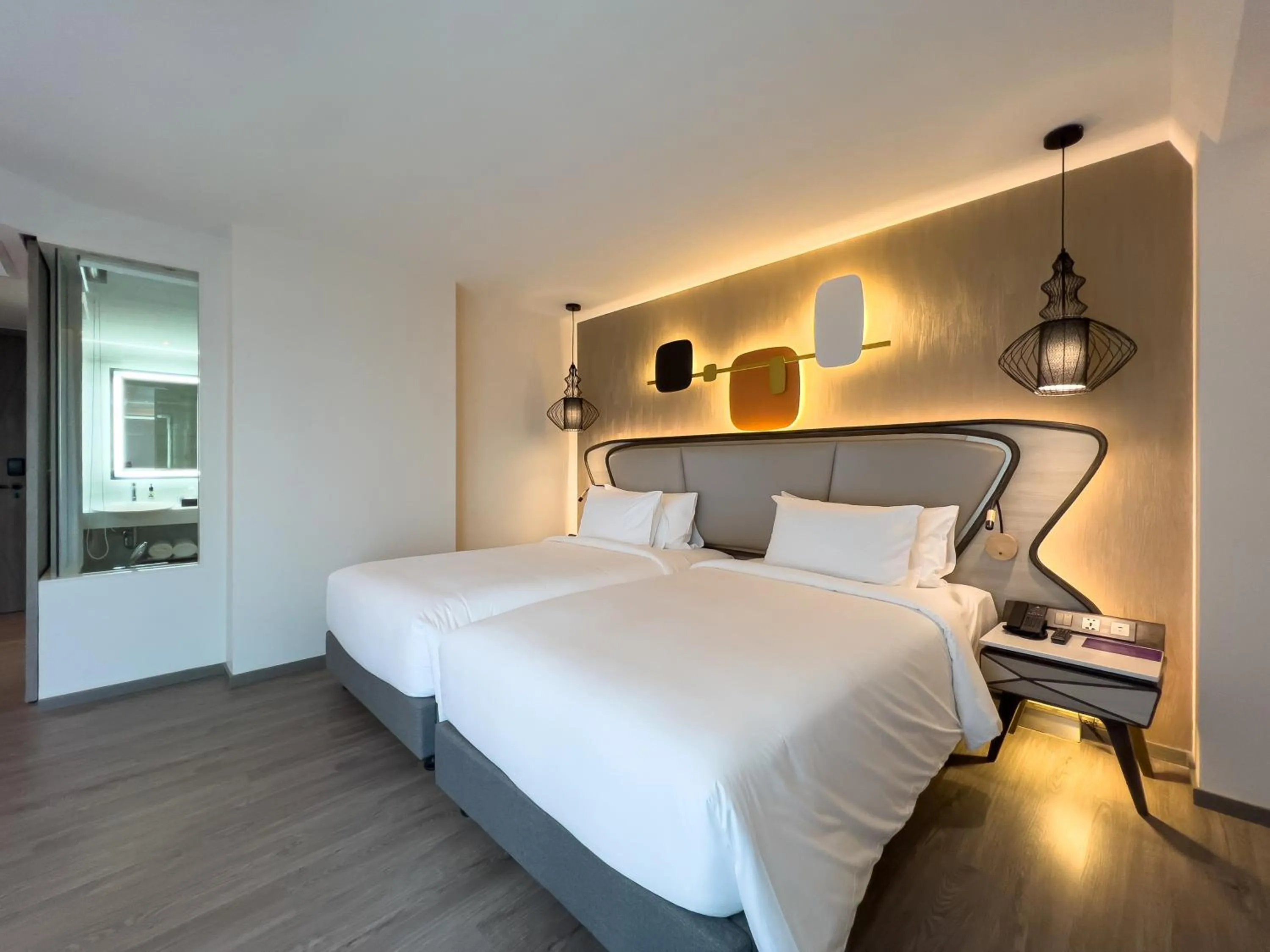 Premier Twin Bed Room with Balcony in Amethyst Hotel Pattaya
