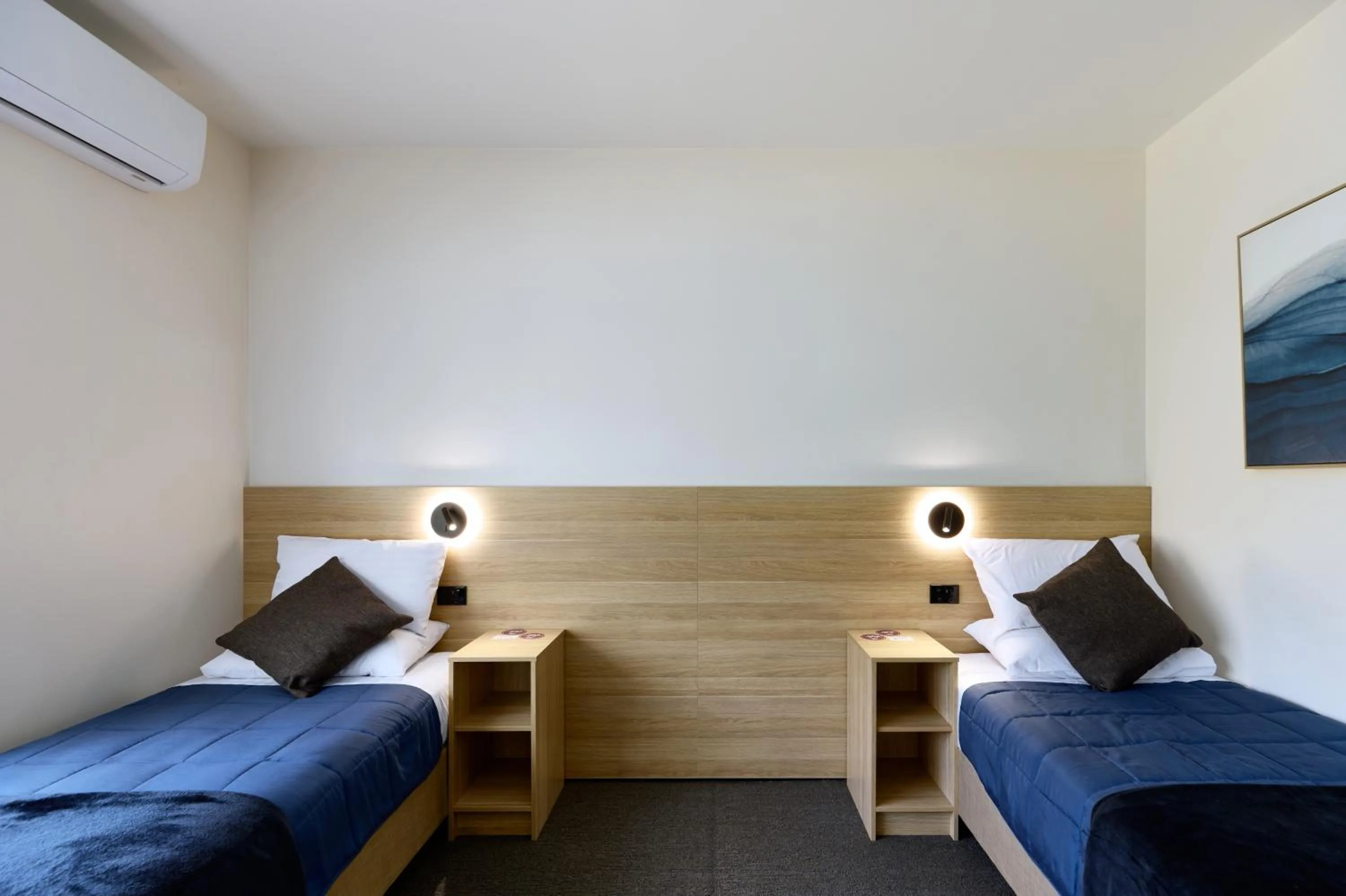 Standard Twin Room in Inala Hotel