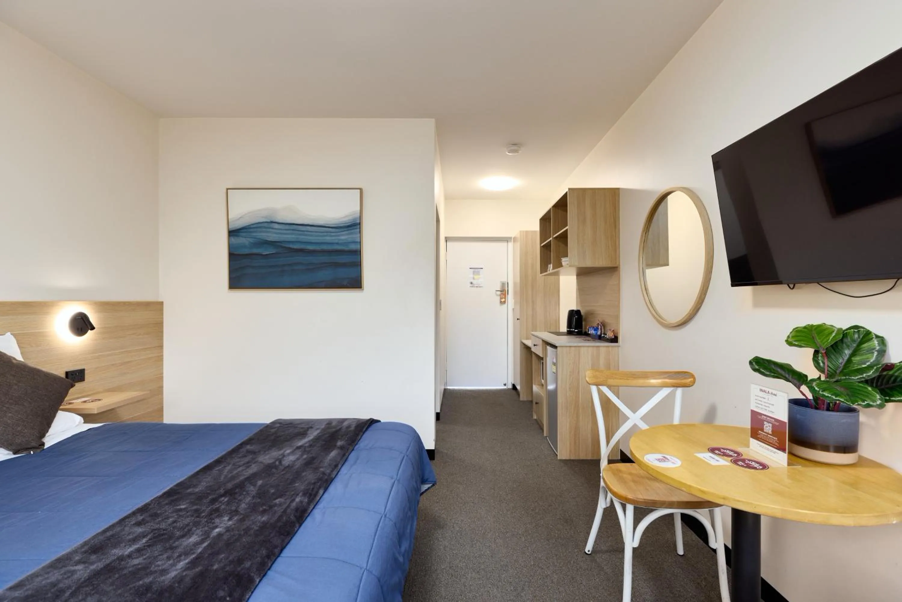 Standard Queen Room in Inala Hotel