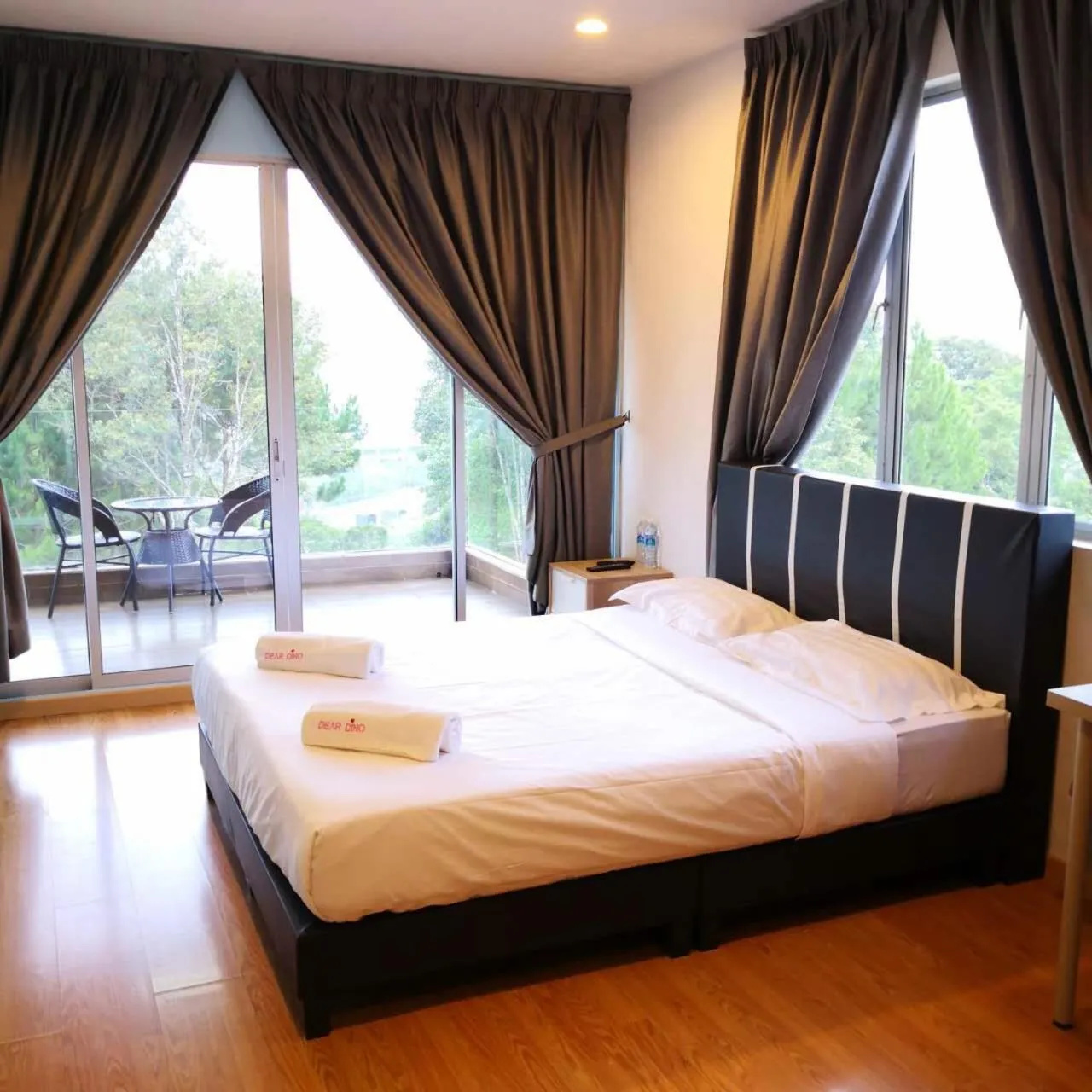 Double Room with Balcony in Dear Dino Villa Cameron Highlands