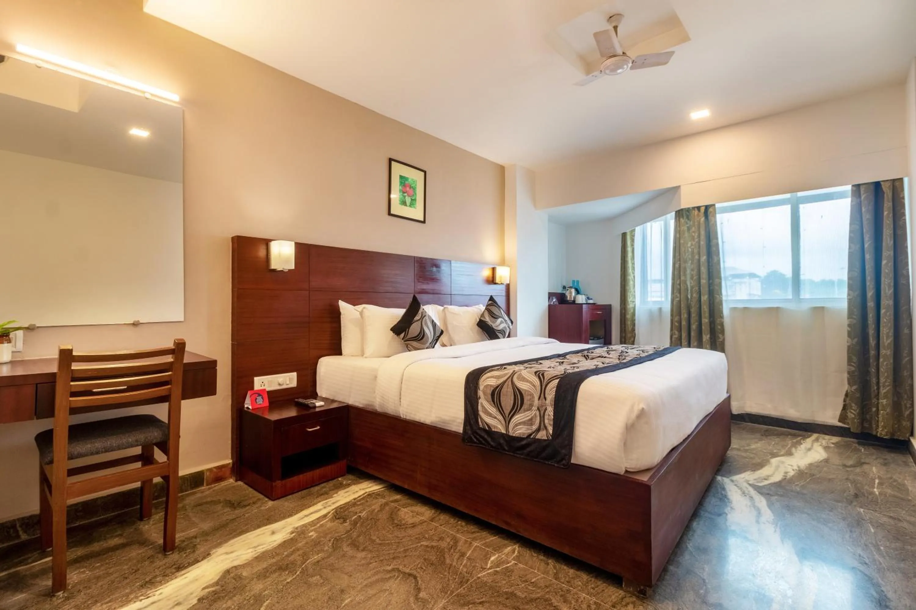 Deluxe Room - single occupancy in Zip By Spree Hotels Mangala Towers Thrissur