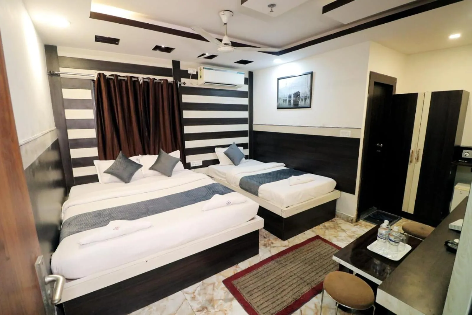Luxury Triple Room in FabHotel Best Buy