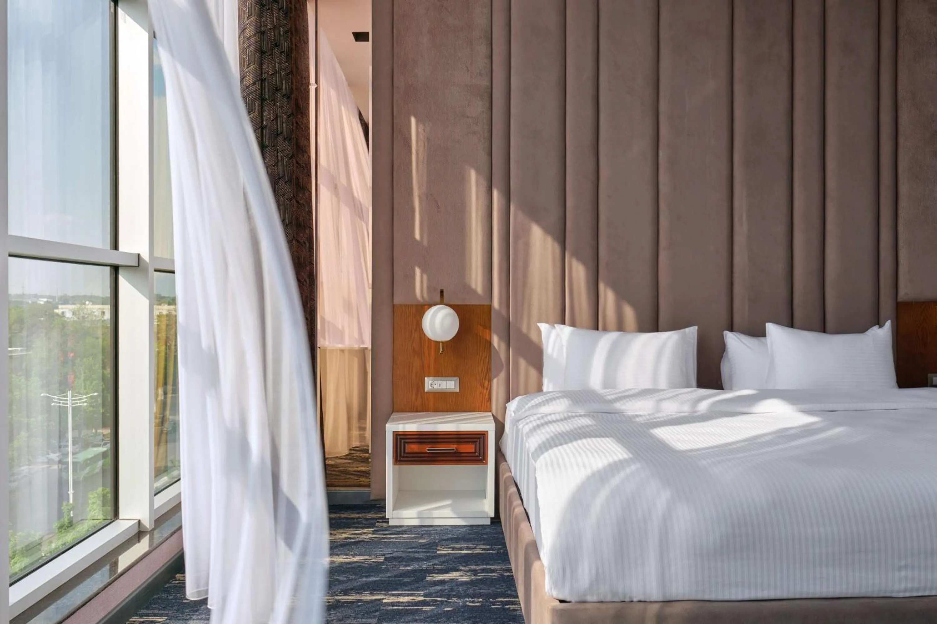 Presidential Suite with Whirlpool in Panarams Tashkent Hotel, a member of Radisson Individuals