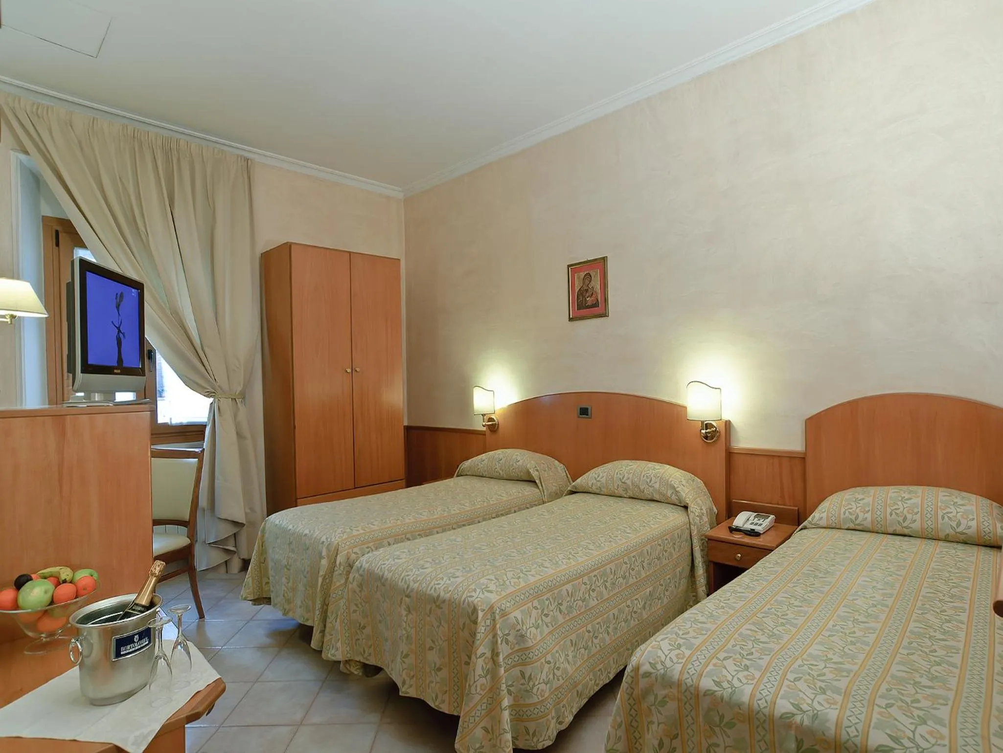 Triple Room in Hotel Museum