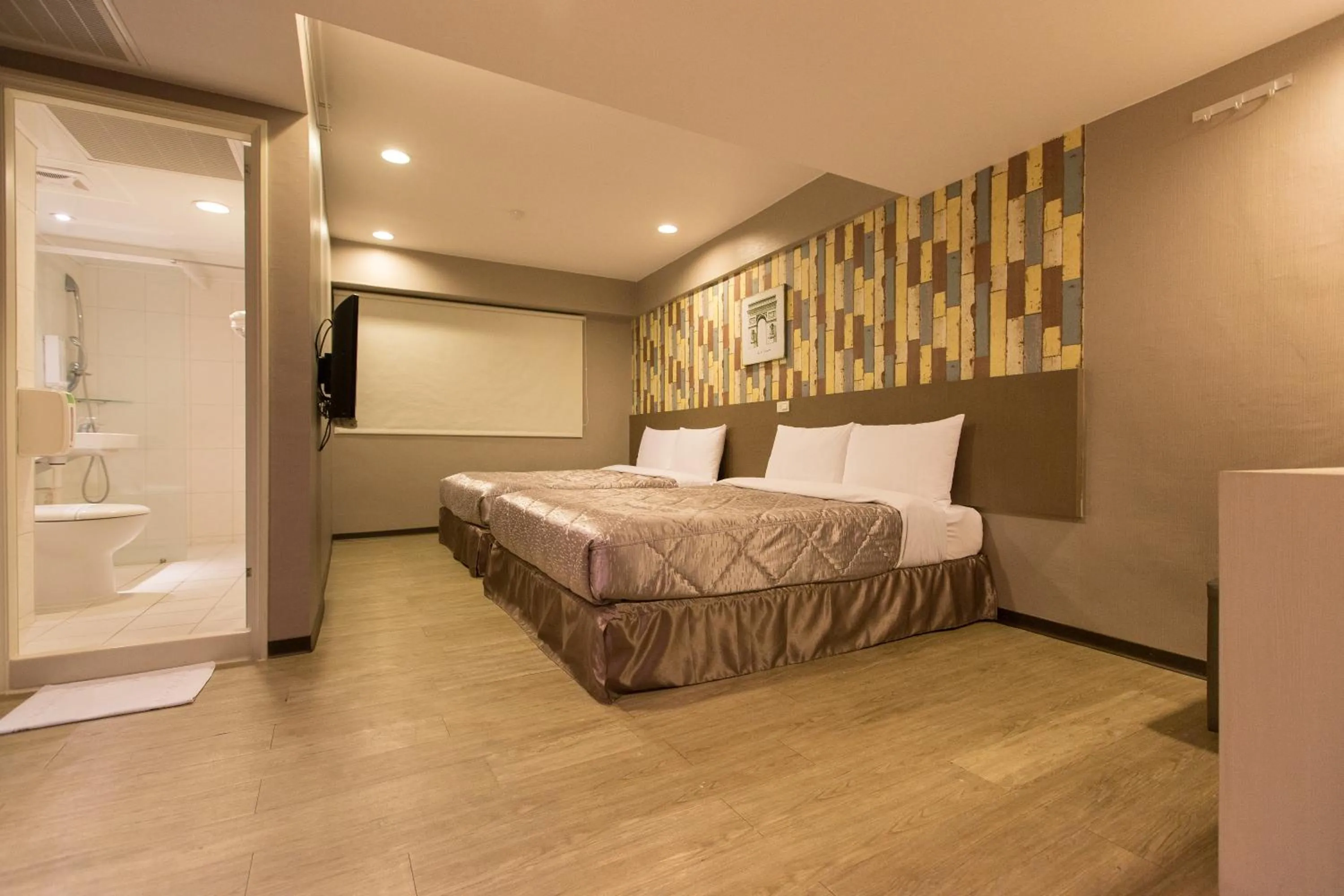 Quadruple Room in Palmer Hotel