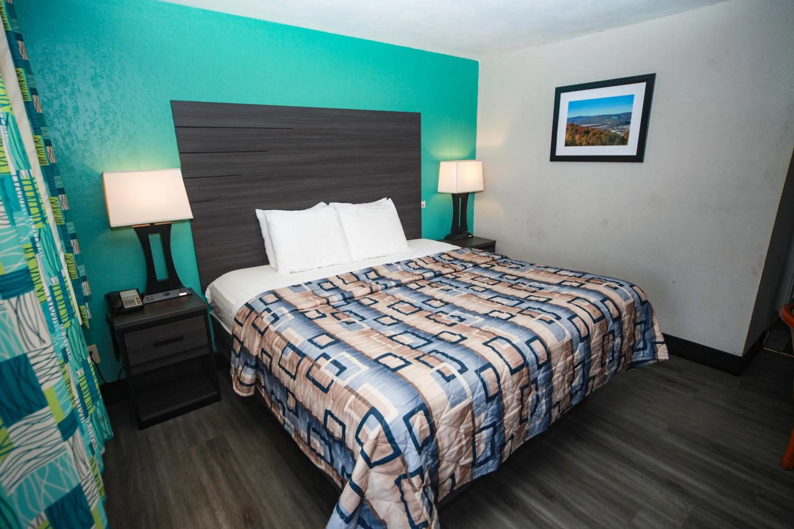 King Room - Smoking  in Relax Inn Bradford