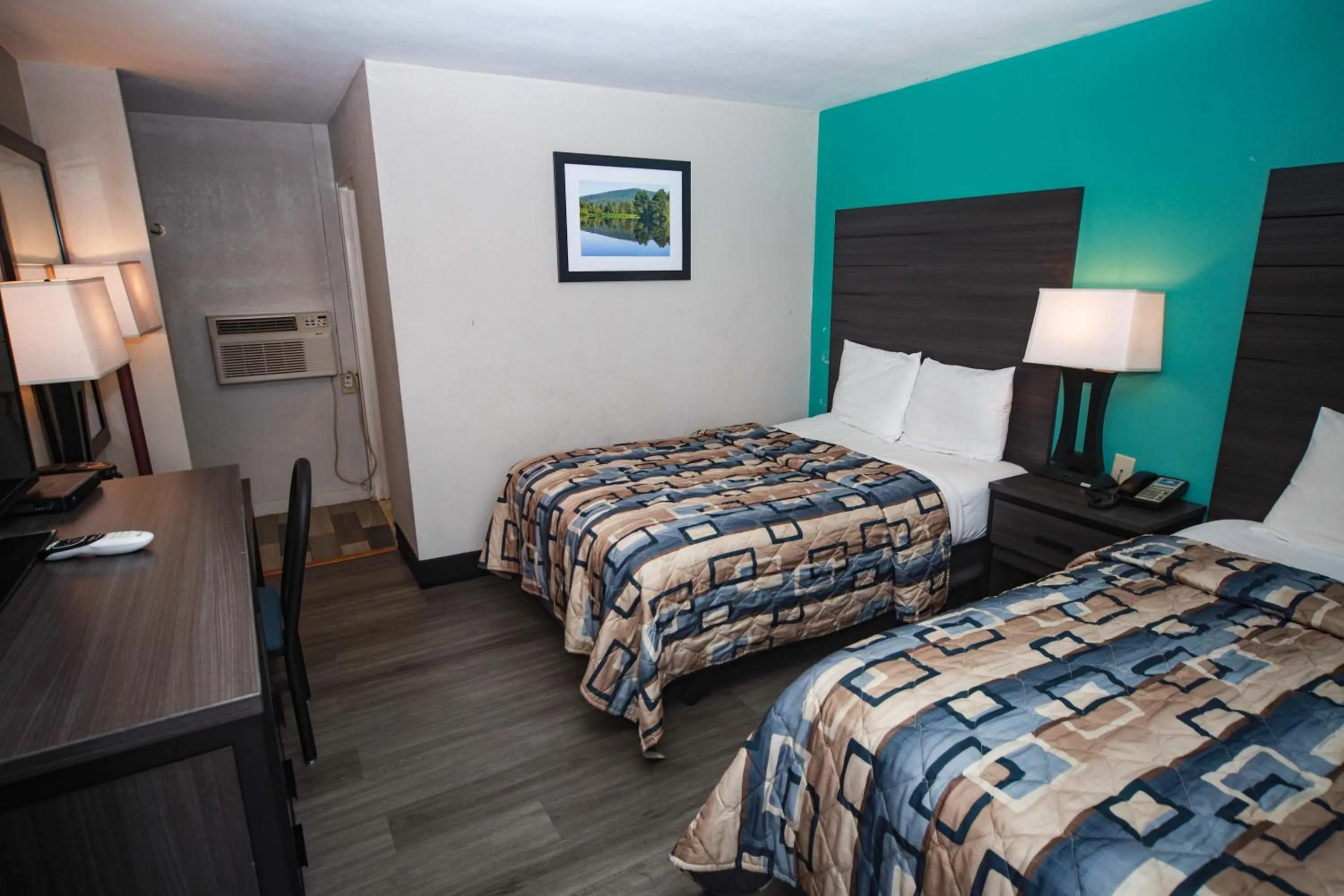 Standard Double Room - Smoking in Relax Inn Bradford