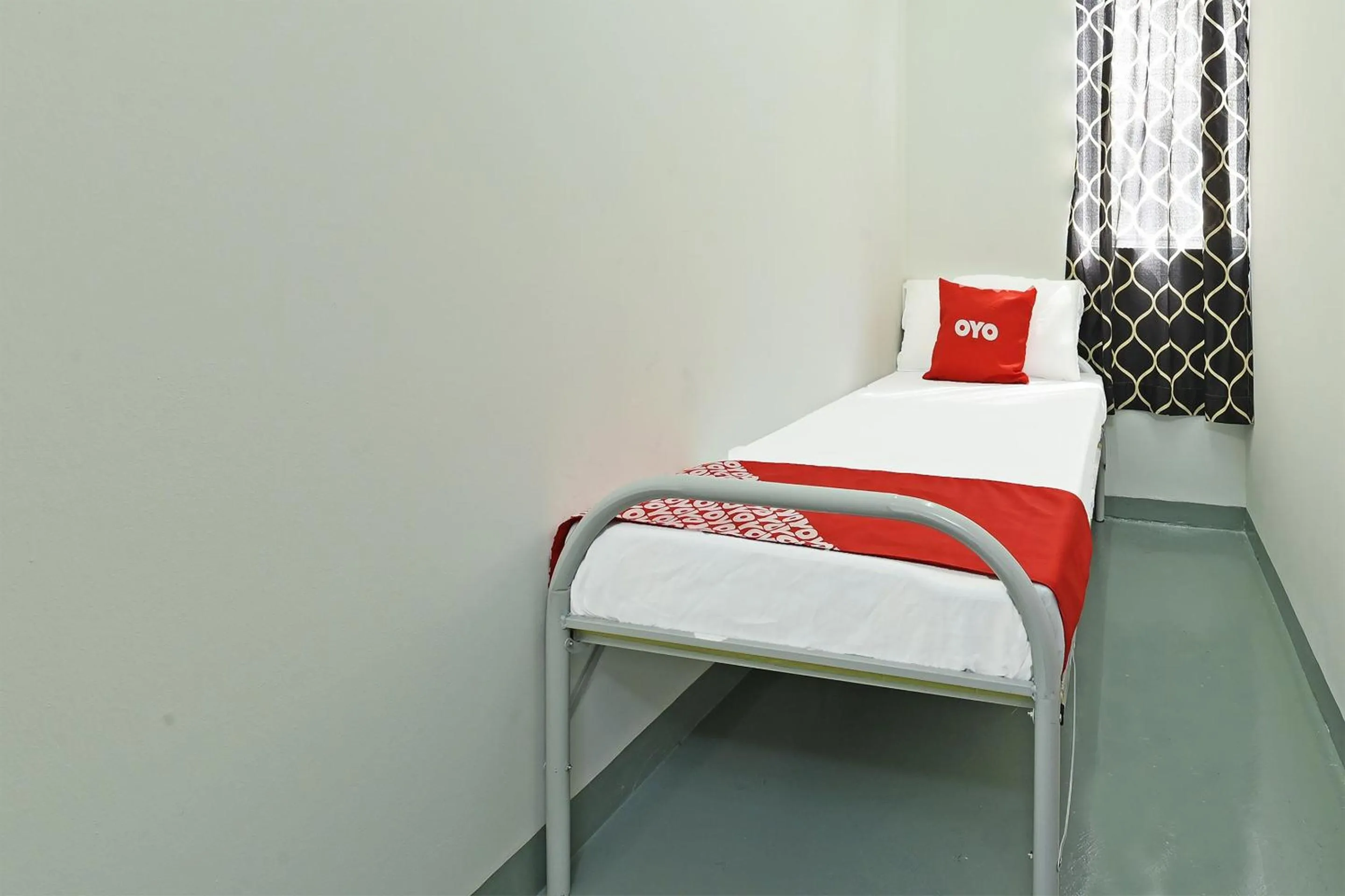 Economy Single Room - single occupancy in Hotel O Sri Rampai Metro Hostel