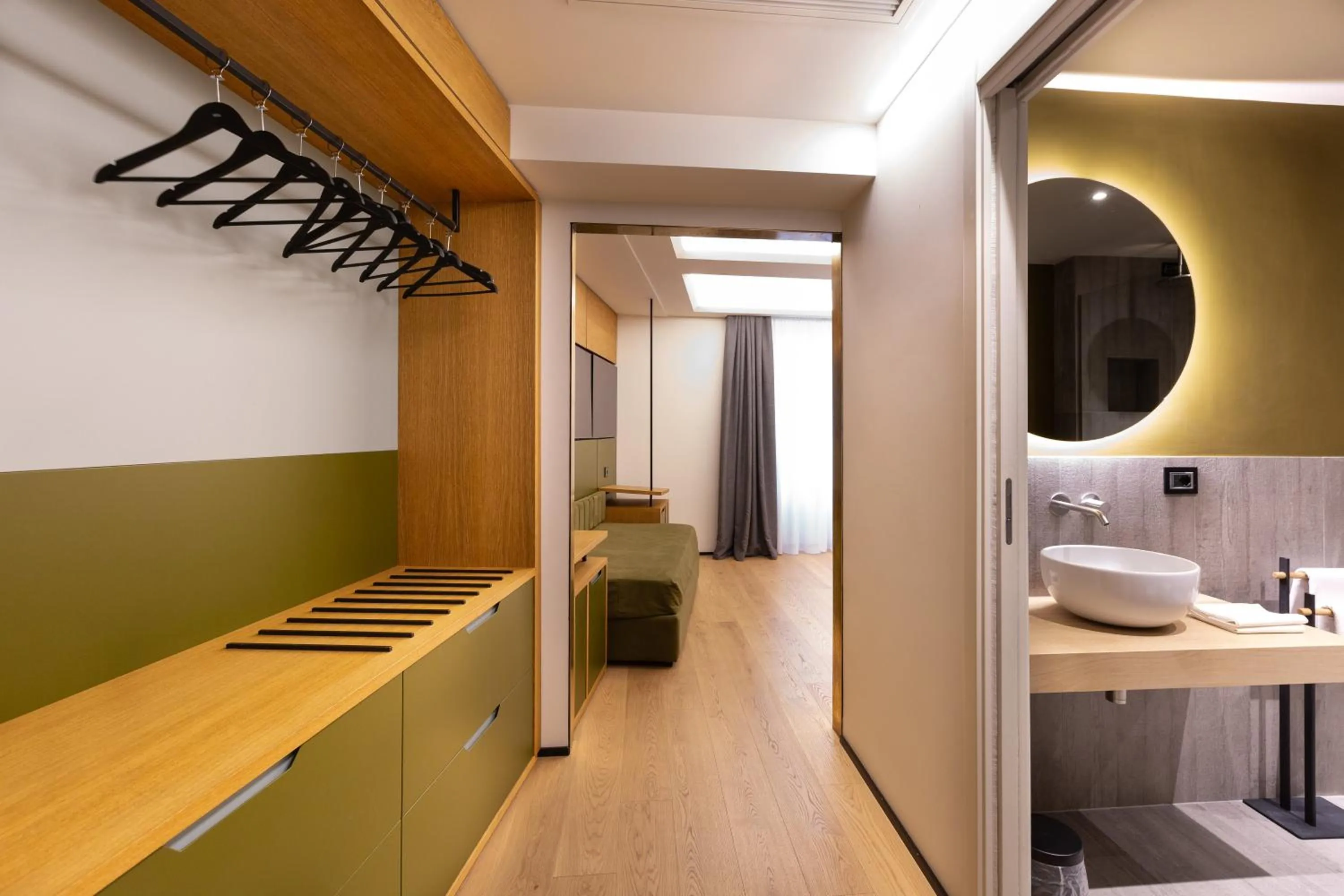 Premium Triple Room in Hotel Silla