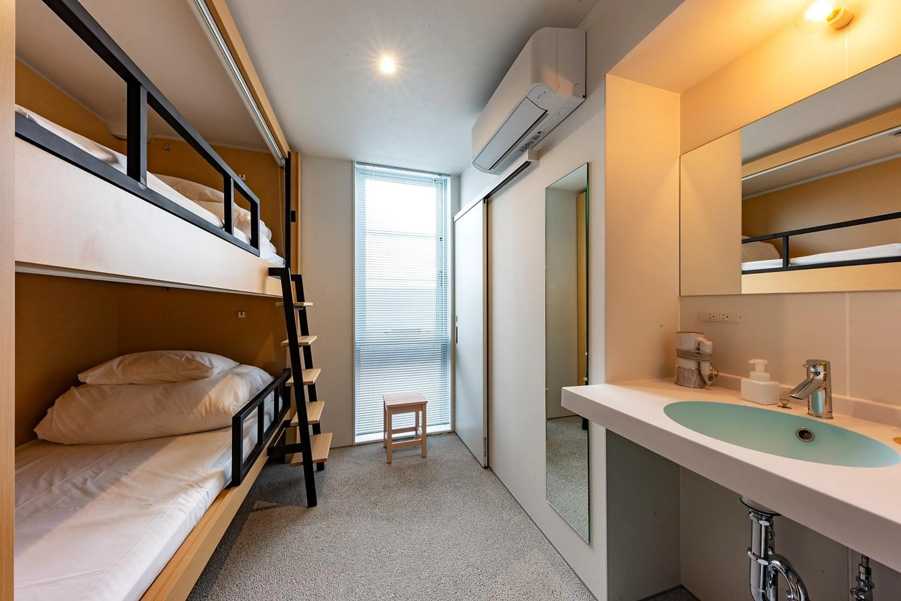 Standard Twin Room in plat hostel keikyu kamakura wave