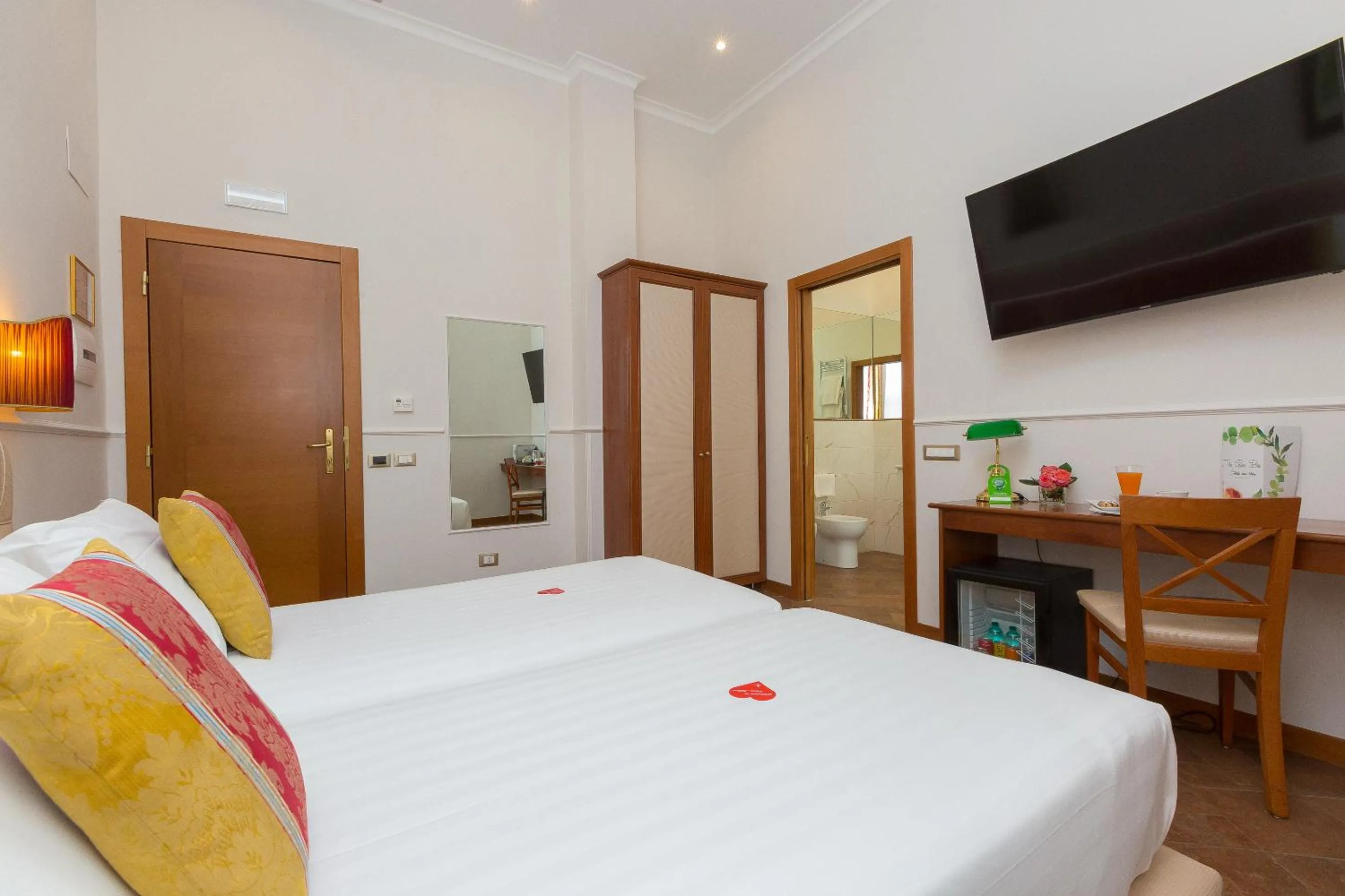 Superior Double or Twin Room in Hotel Milton Roma