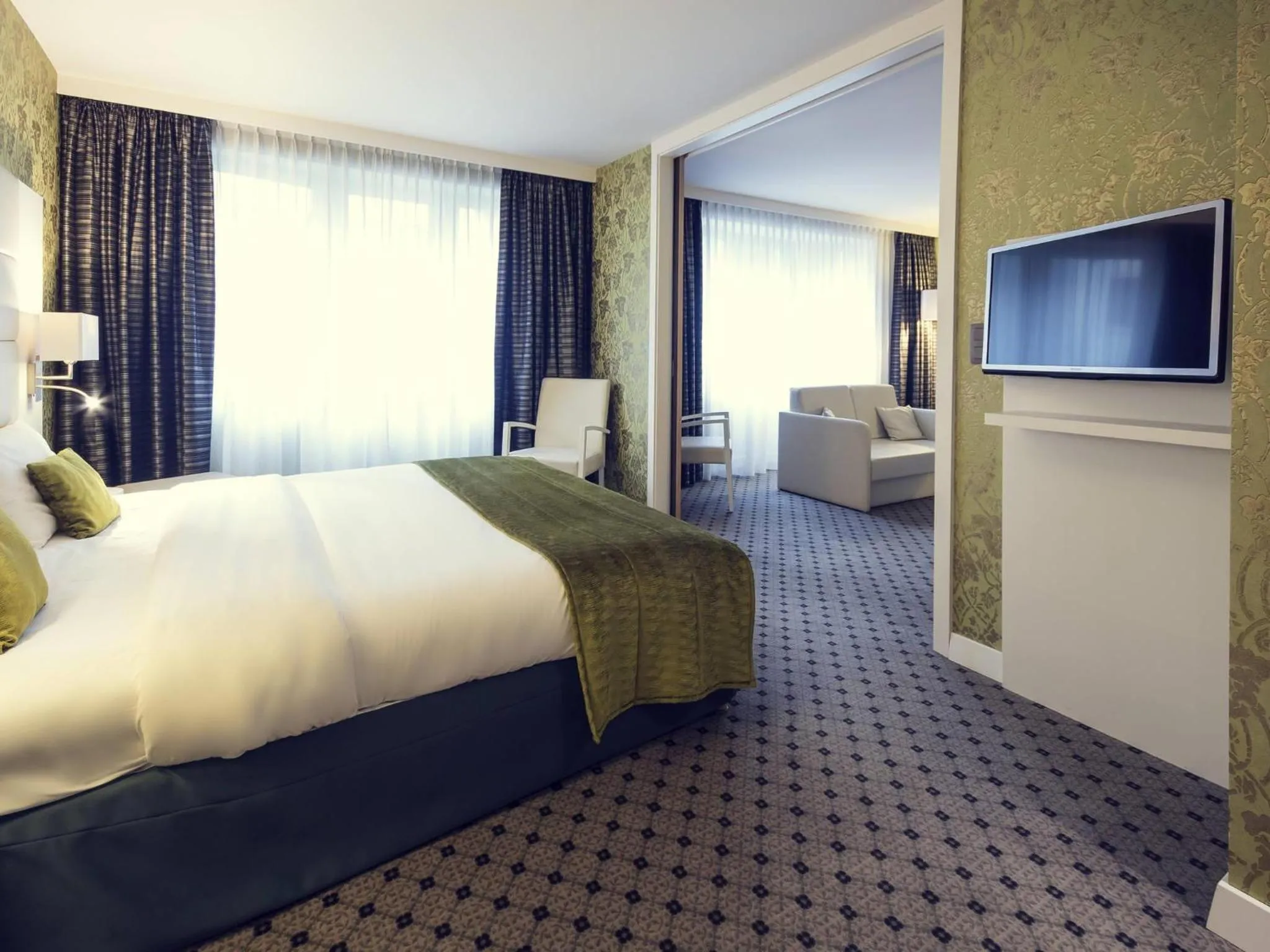 Executive Suite with One Double Bed in Mercure Hotel Brussels Centre Midi