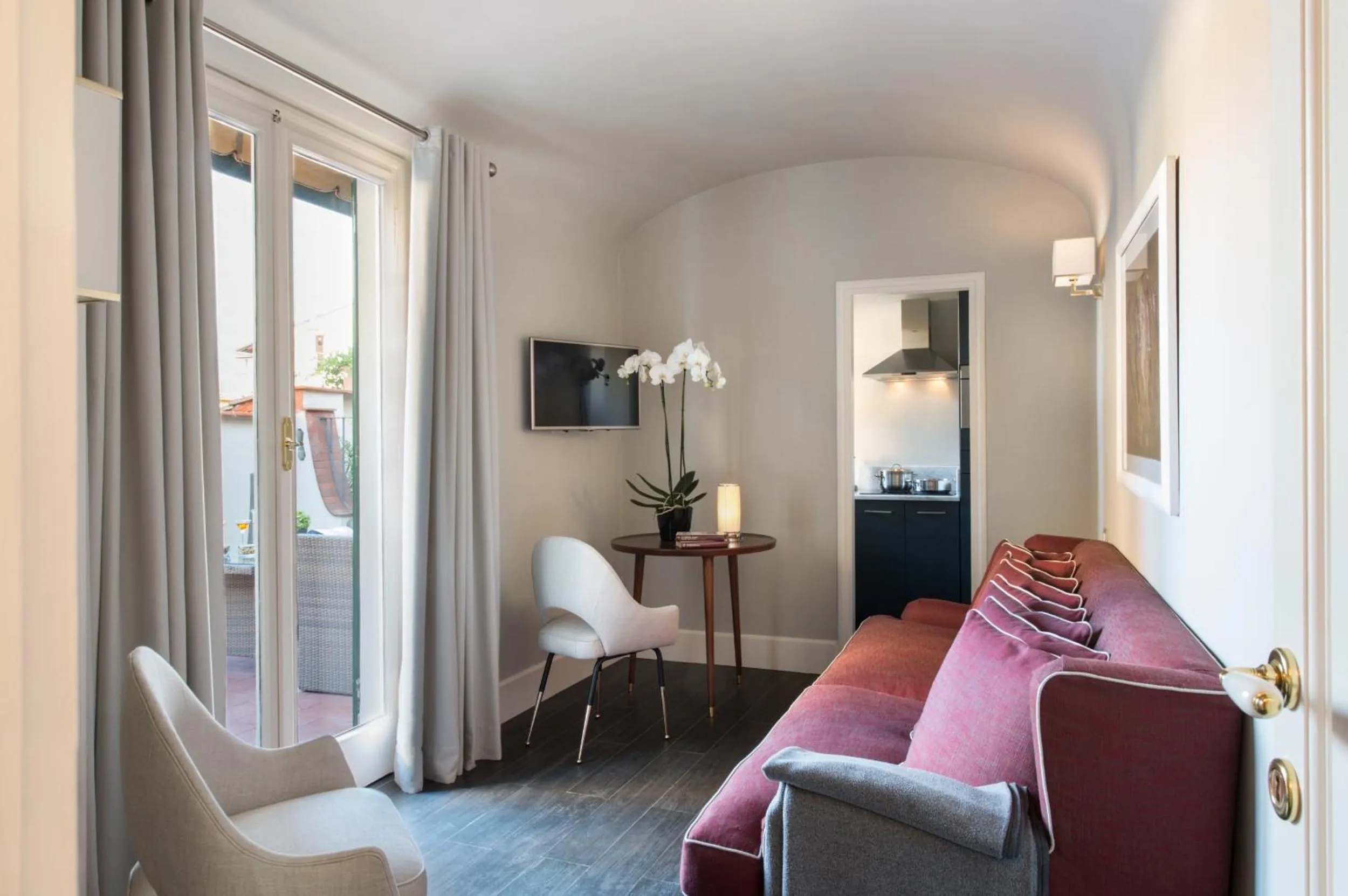 Deluxe Suite with Terrace - single occupancy in Tornabuoni Suites Collection Residenza D'Epoca