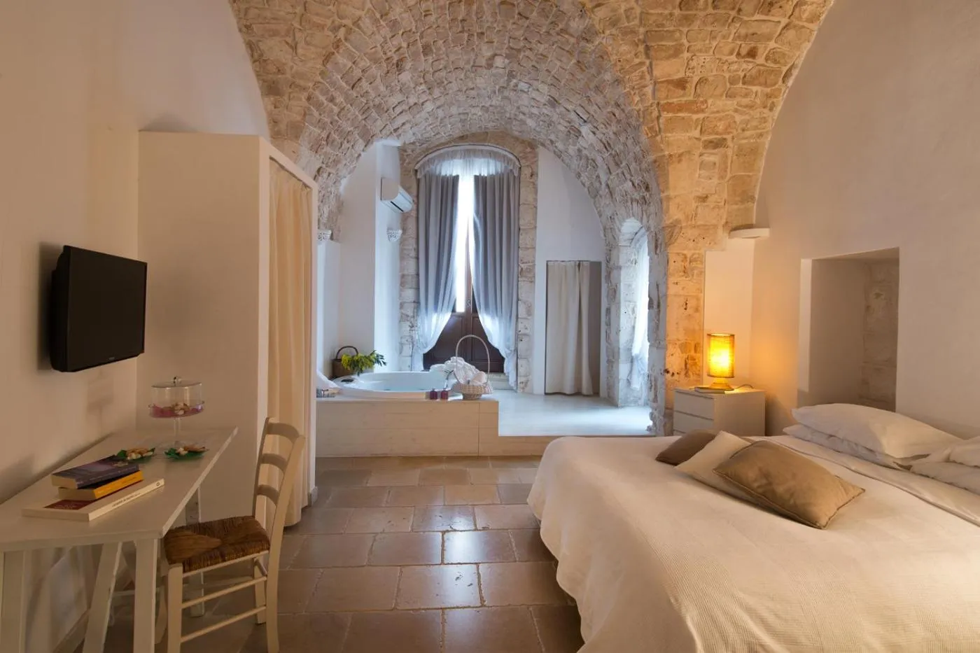 Deluxe Suite with Spa Bath in Hotel Corte Altavilla