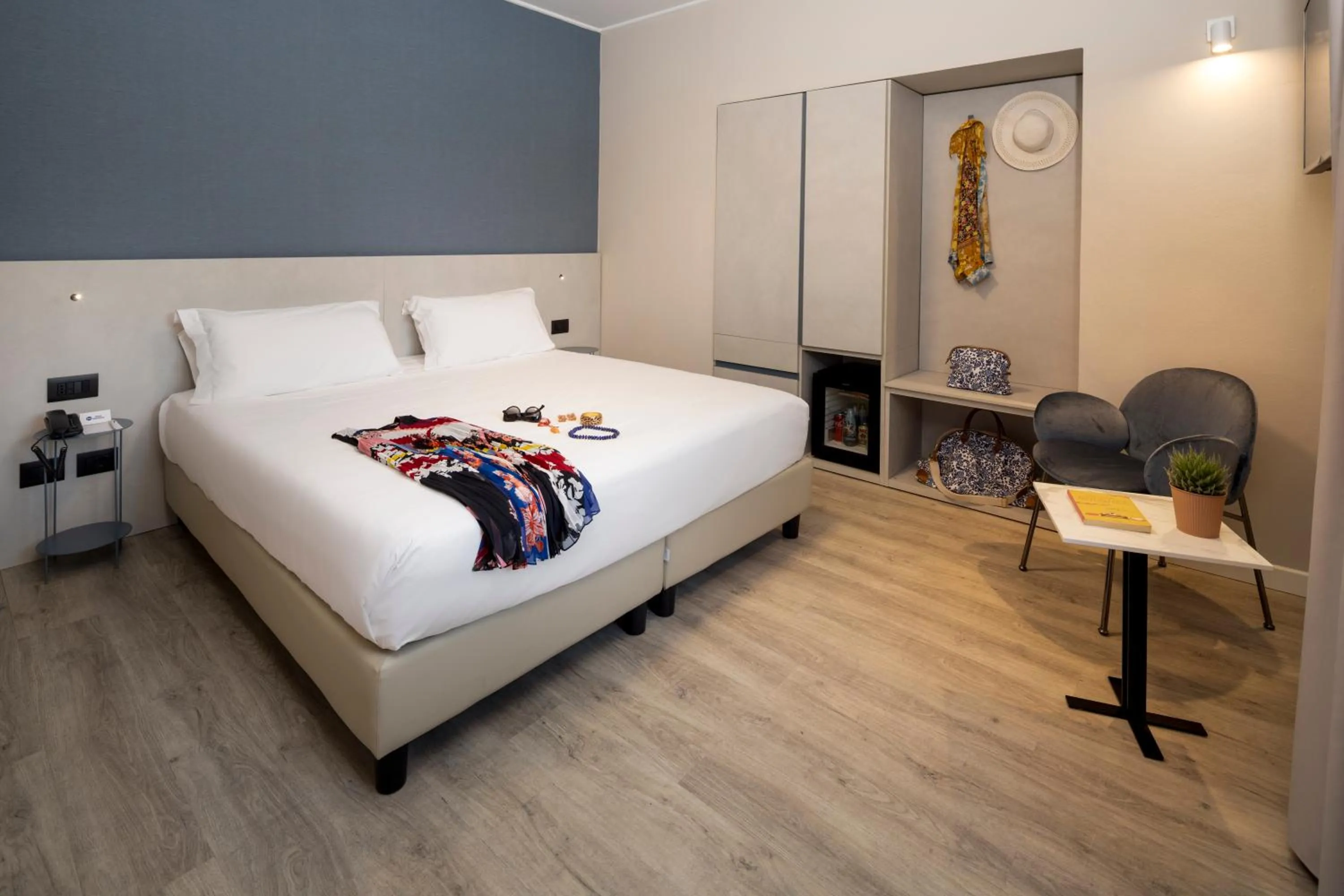 King Room with Side Sea View - Non-Smoking in Best Western Regina Elena