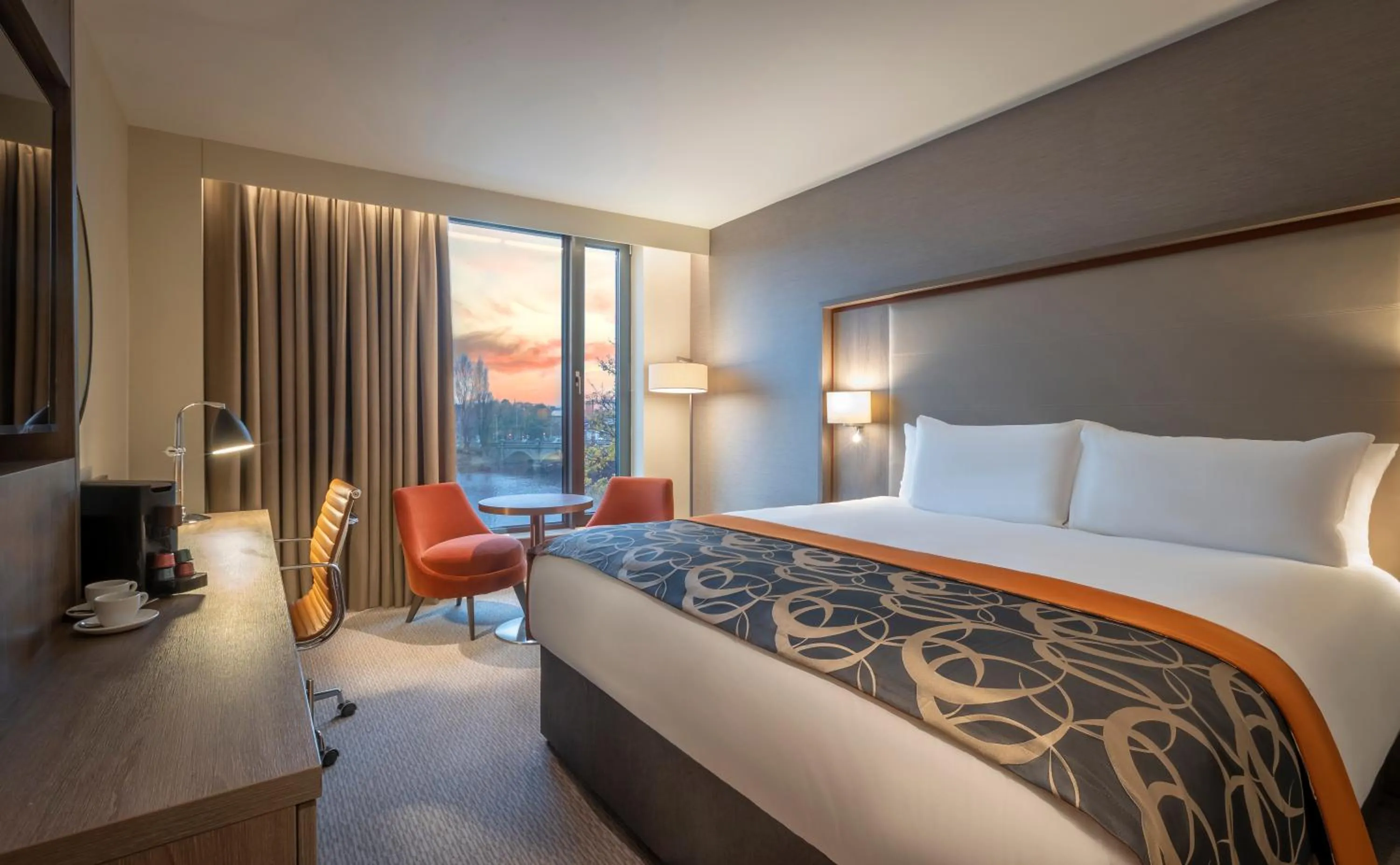 Executive King Room in Clayton Hotel Glasgow City