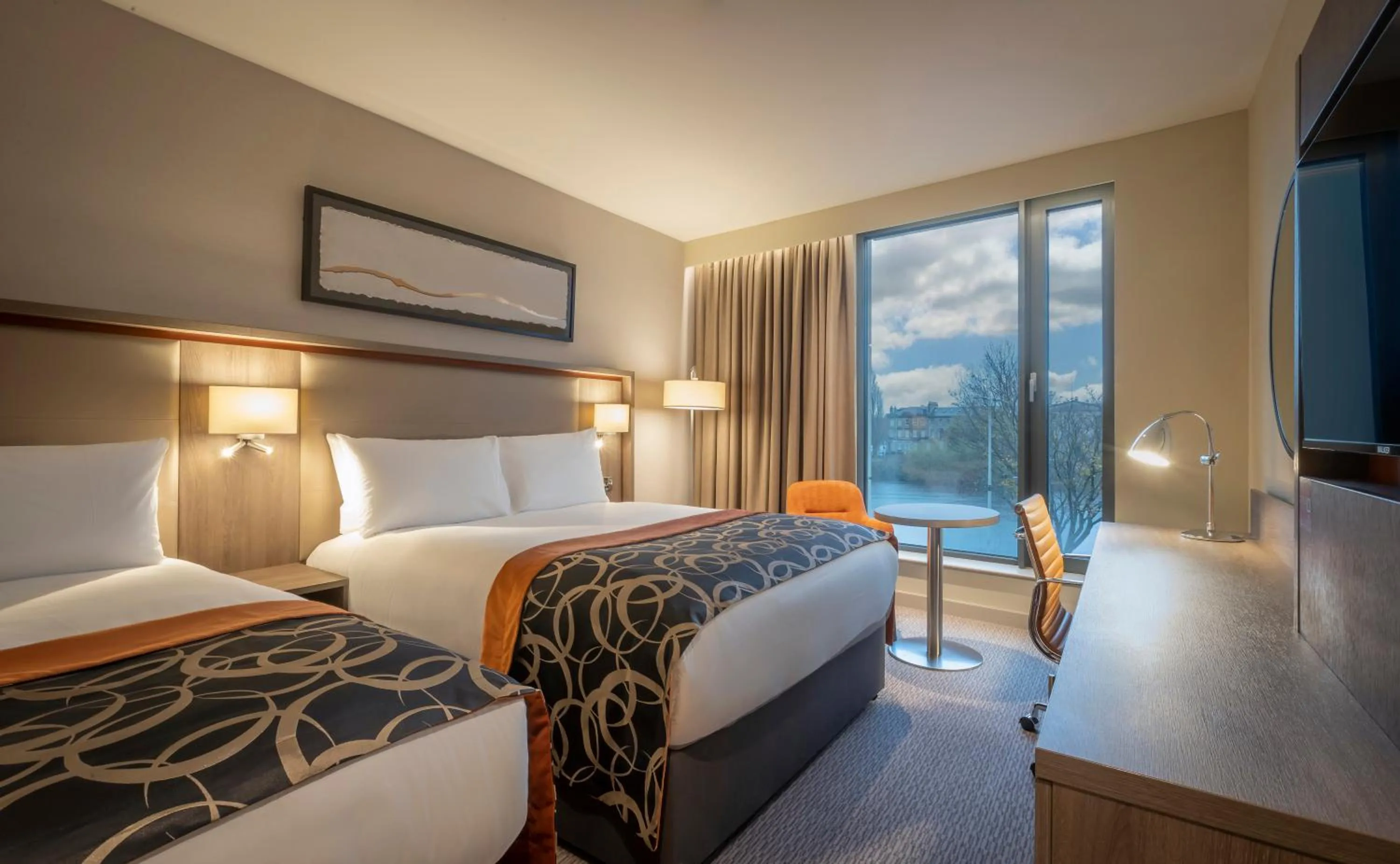 Deluxe Double Room in Clayton Hotel Glasgow City