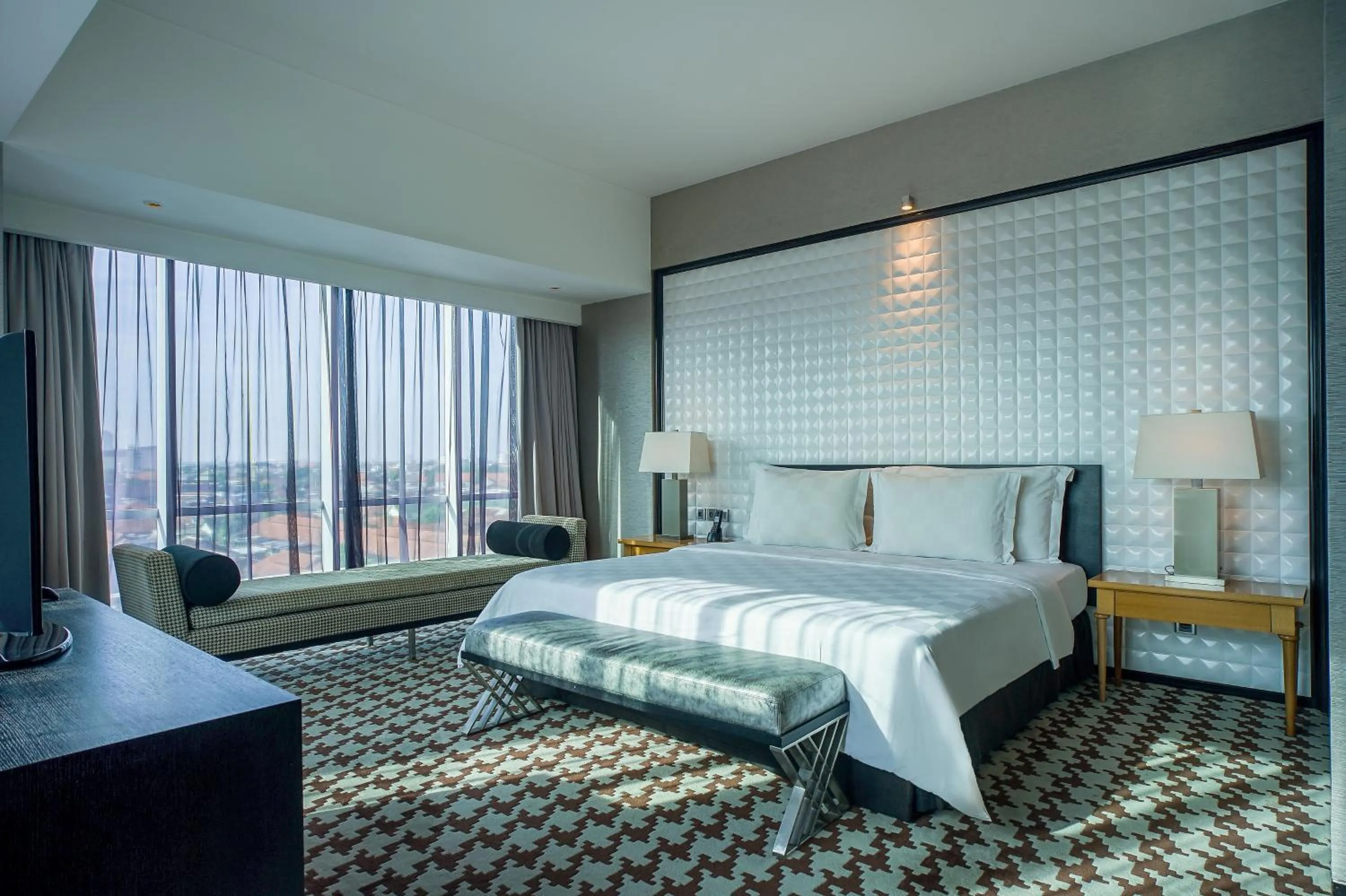 CEO Suite in ARTOTEL TS Suites Surabaya