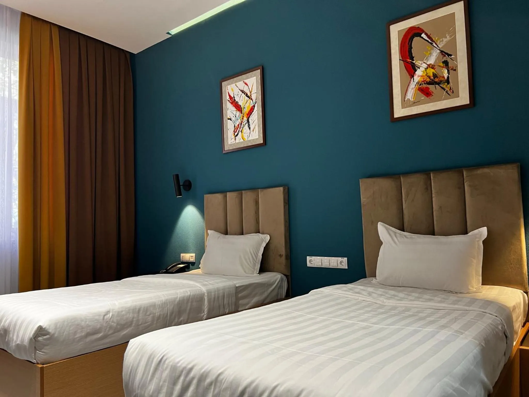 Standard Twin Room - single occupancy in King Plaza Hotel