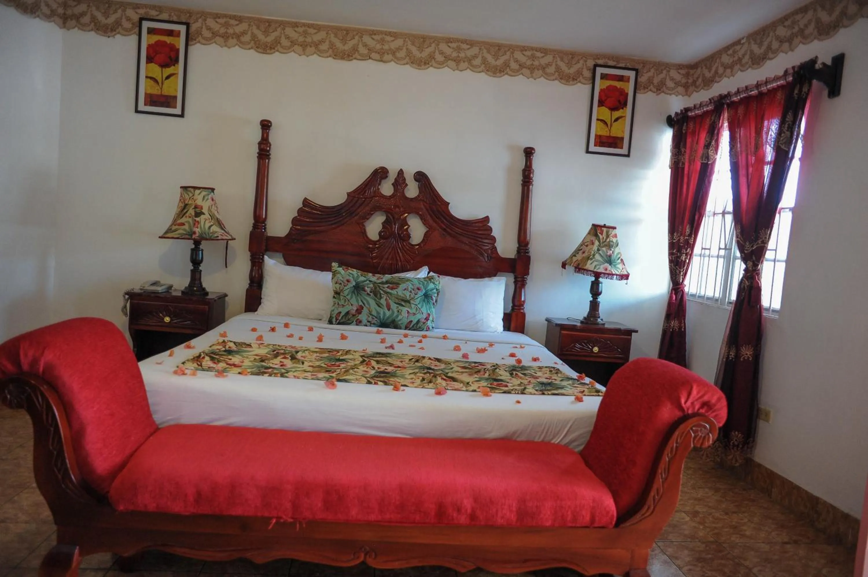 Penthouse Apartment in Glorianna Hotel