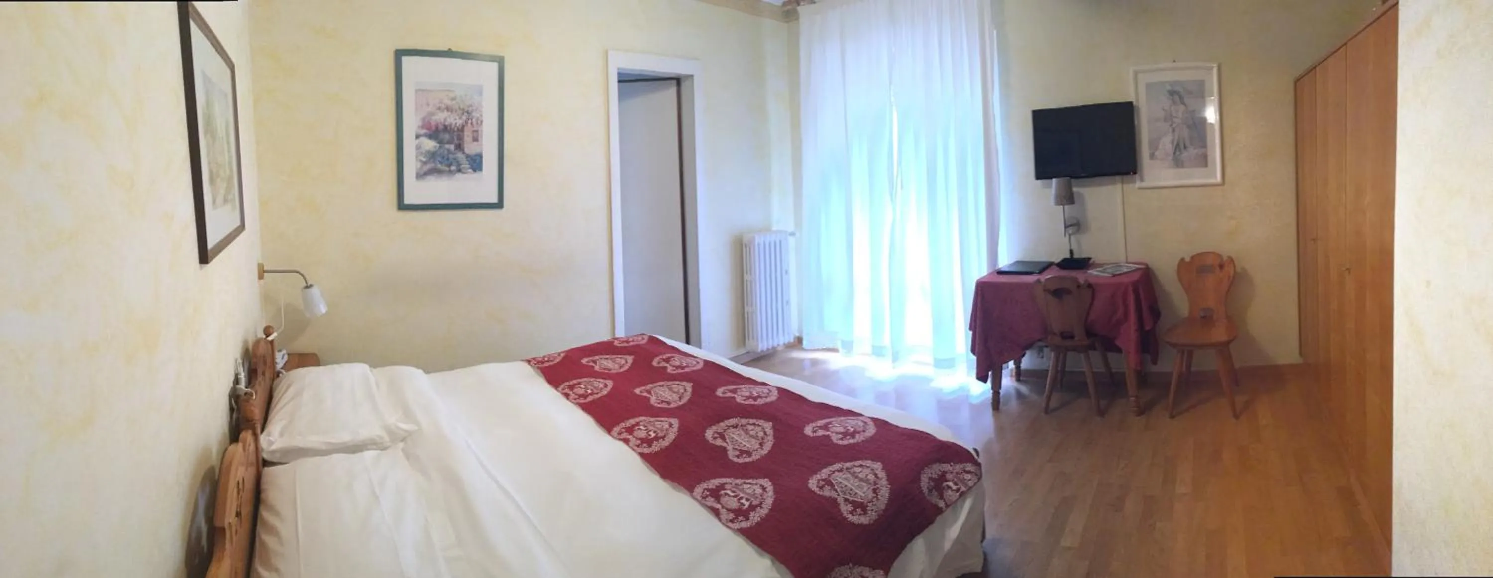 Double Room with Extra Bed in Meuble Villa Neve
