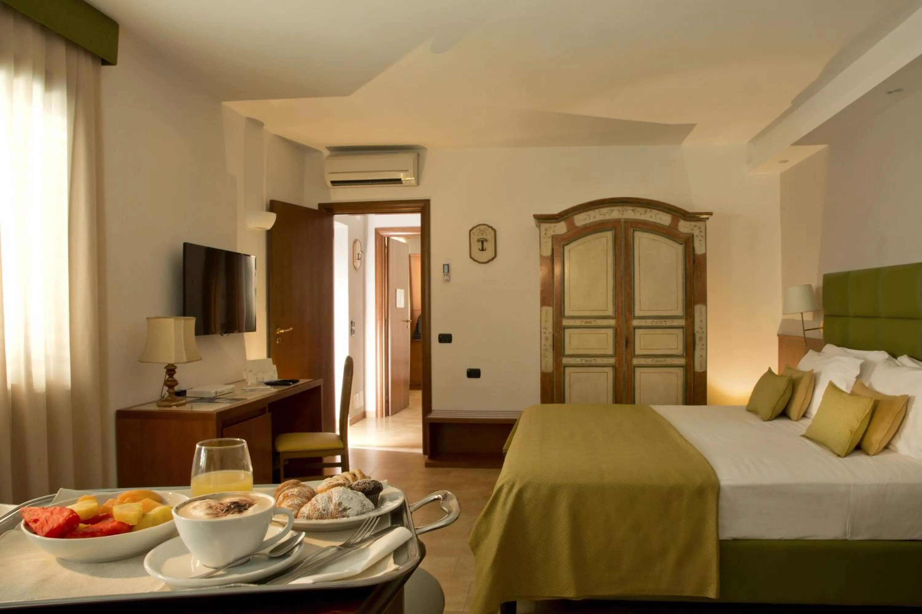 Two-Bedroom Suite with Outdoor Jacuzzi in Montespina Park Hotel