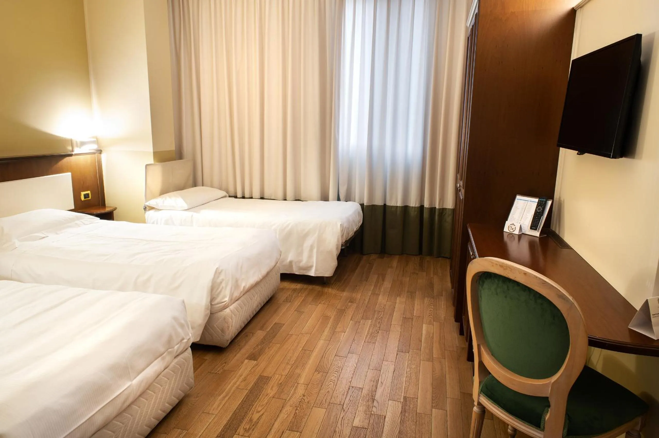 Triple Room in Hotel Alga