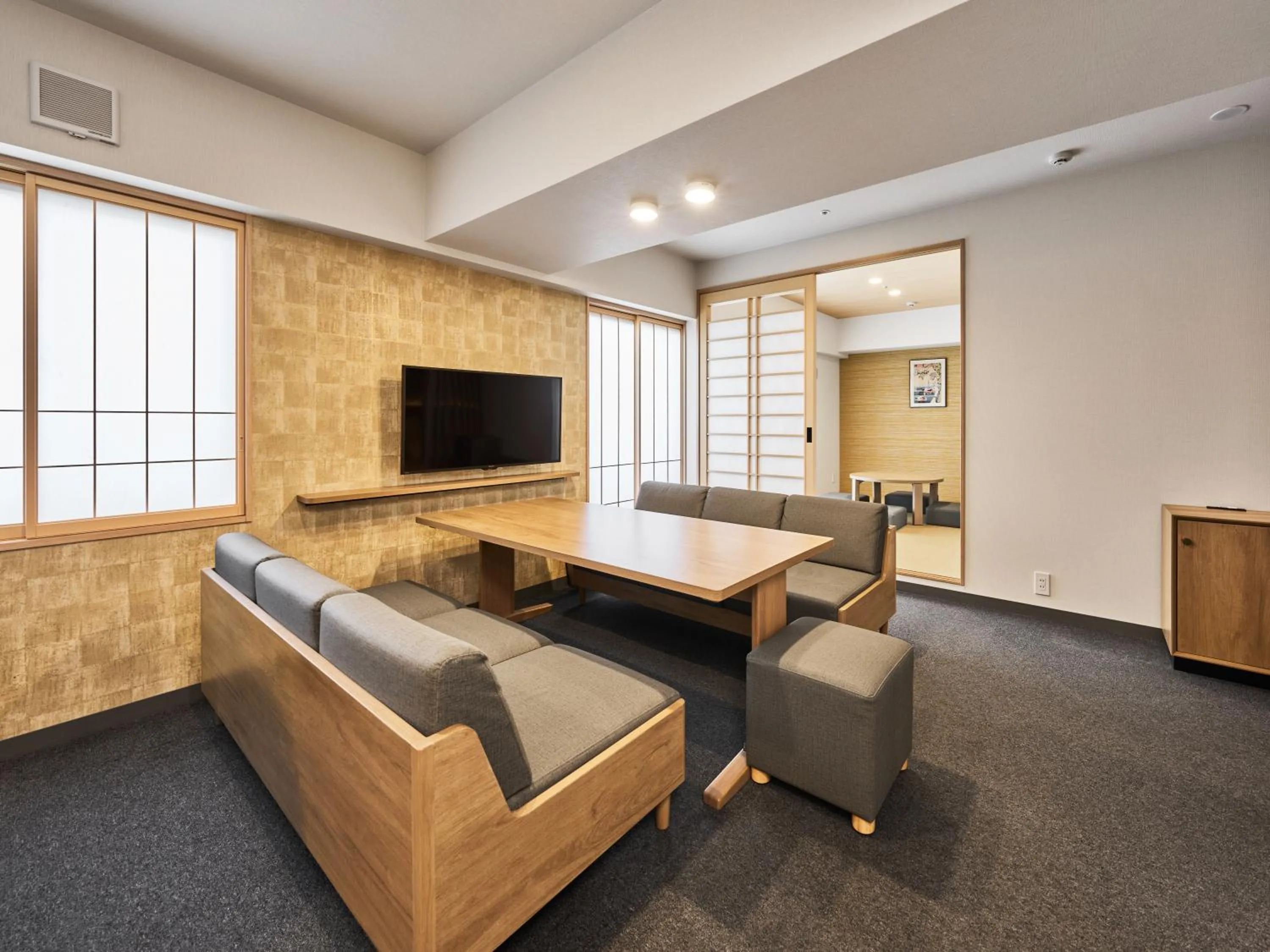 Superior One-Bedroom Japanese Apartment For 6 in MIMARU Tokyo Kinshicho
