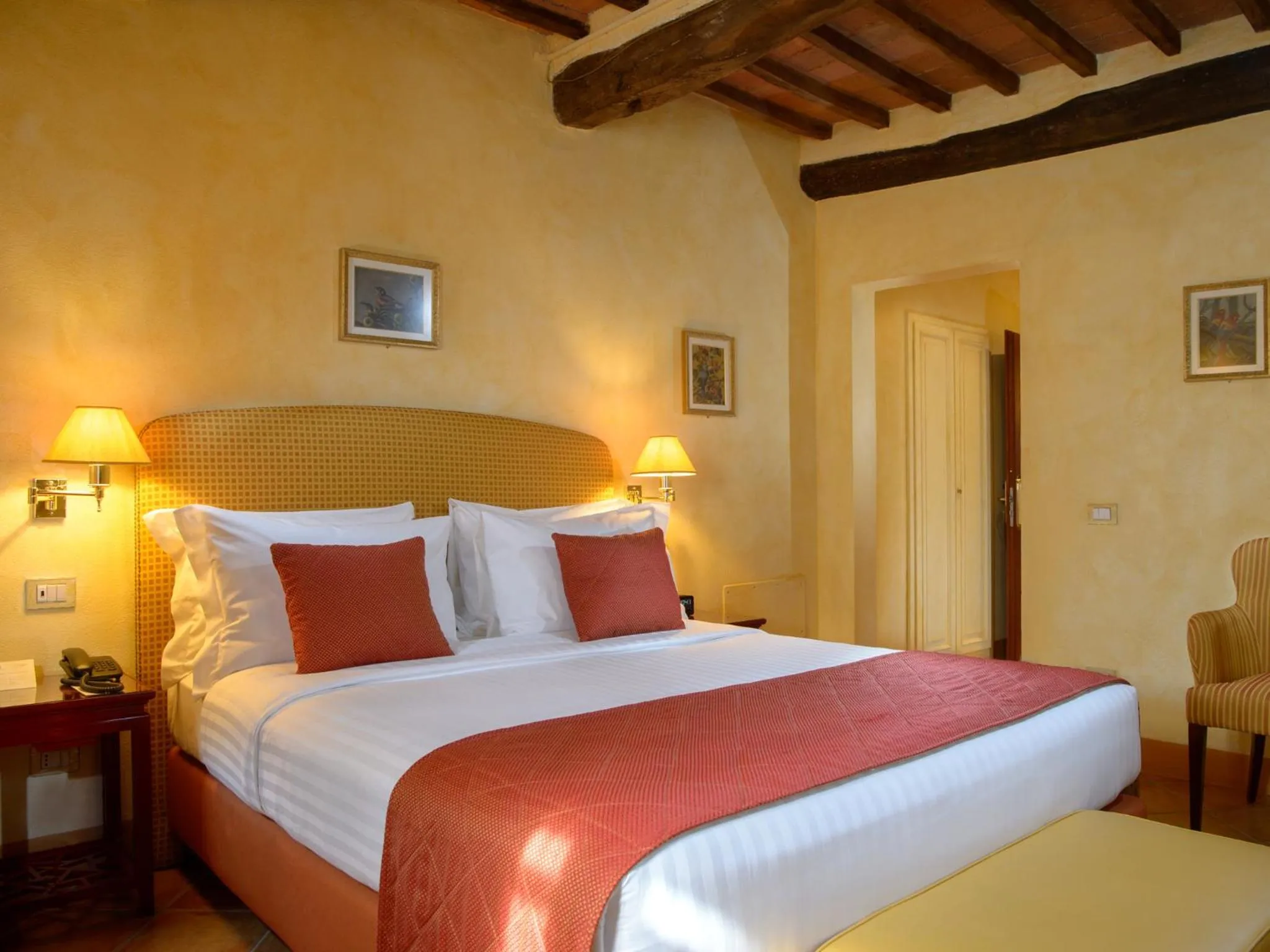 Classic Queen Room - Borgo Bagnaia in La Bagnaia Golf Resort