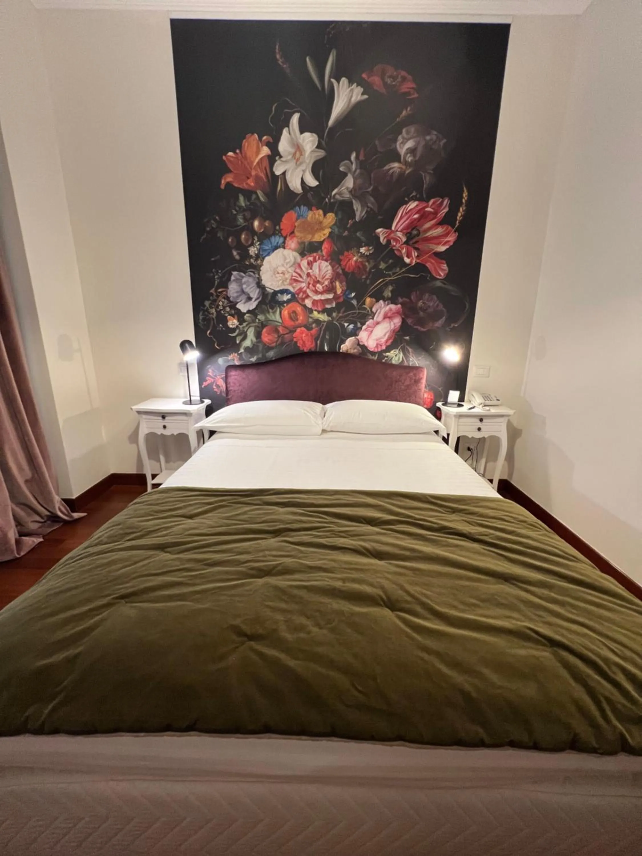 Small Double Room (1 Adult) in Hotel Fenix