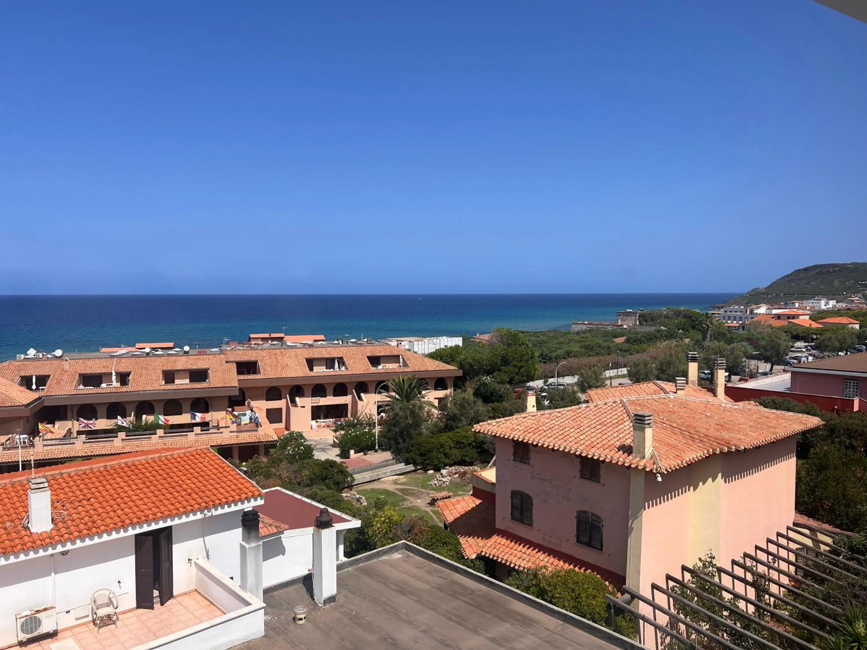 One-Bedroom Queen Suite with Sofa Bed and Sea View in Best Western Hotel Blumarea