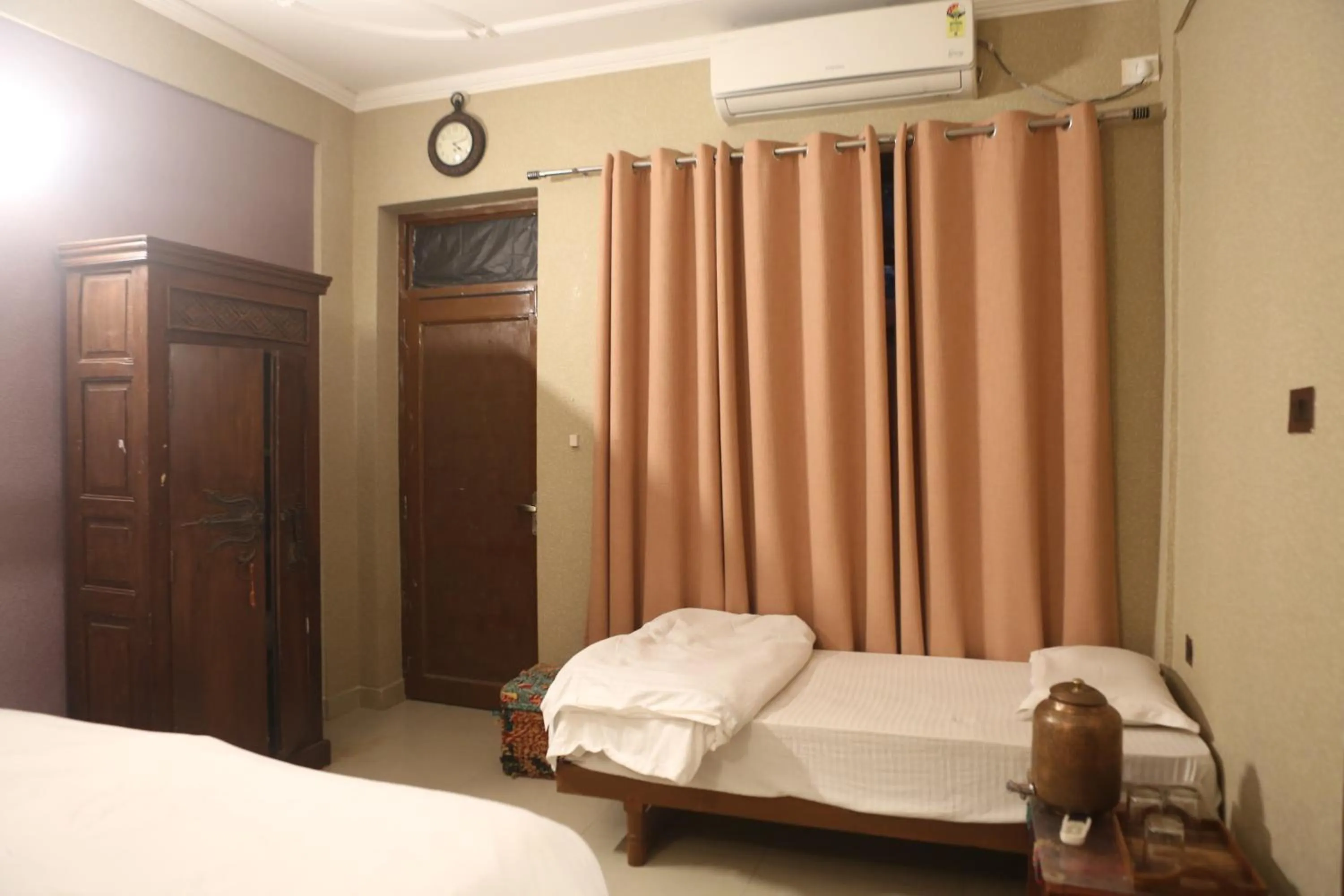 Comfort Triple Room with Shower in Vedic Dham Ganga