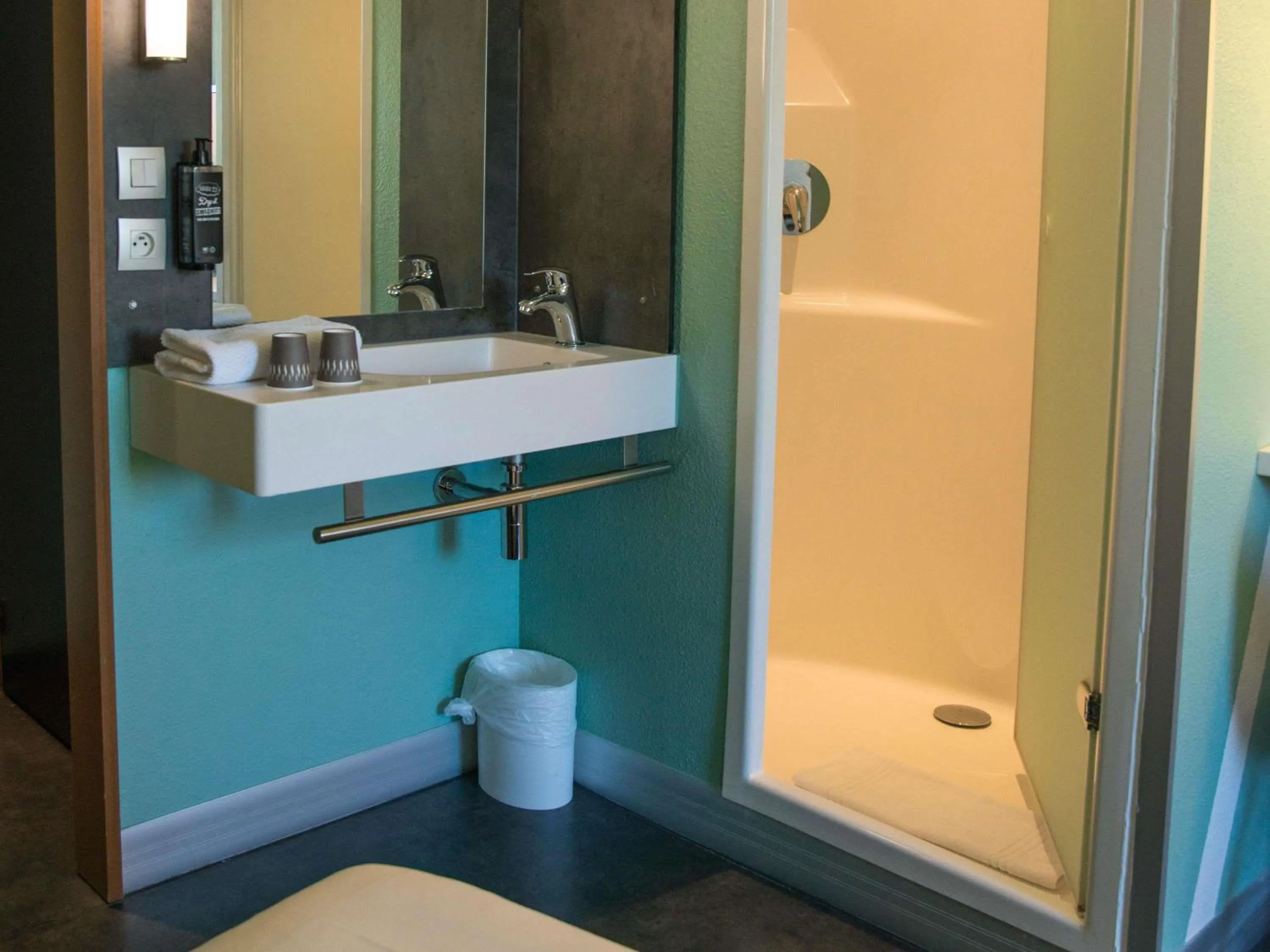 Double Room in Ibis Budget Archamps Porte de Genève