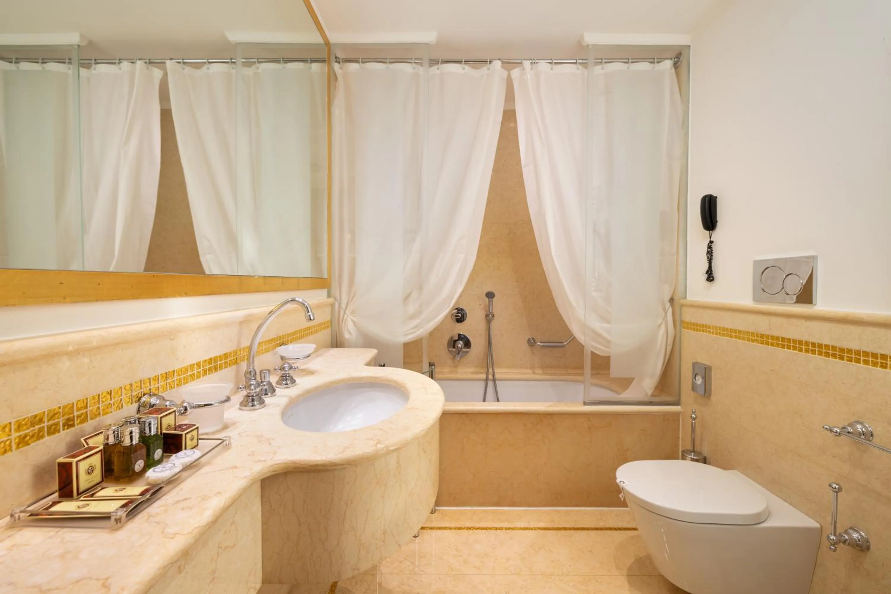 Junior Suite in Hotel A La Commedia