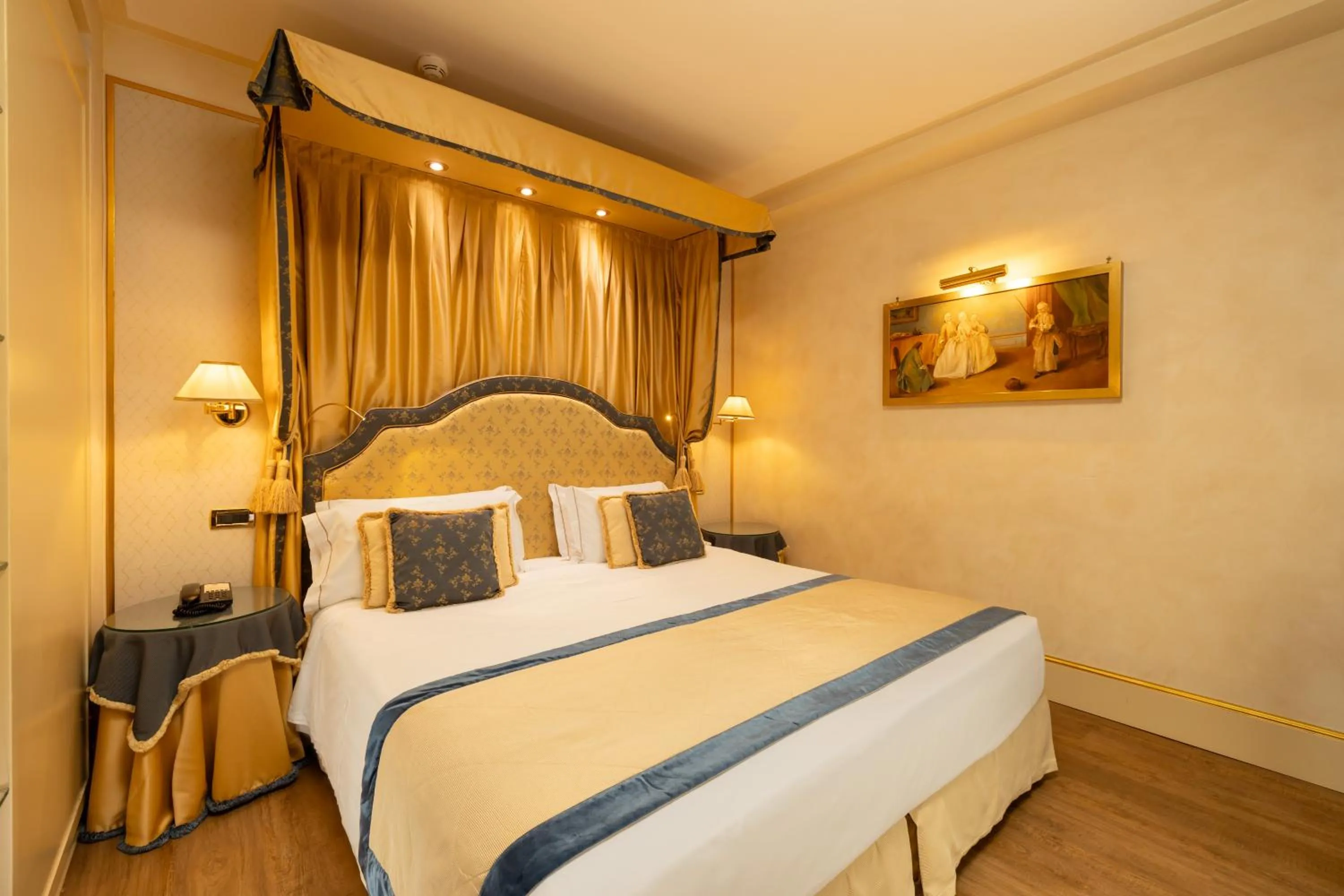 Deluxe Suite in Hotel A La Commedia