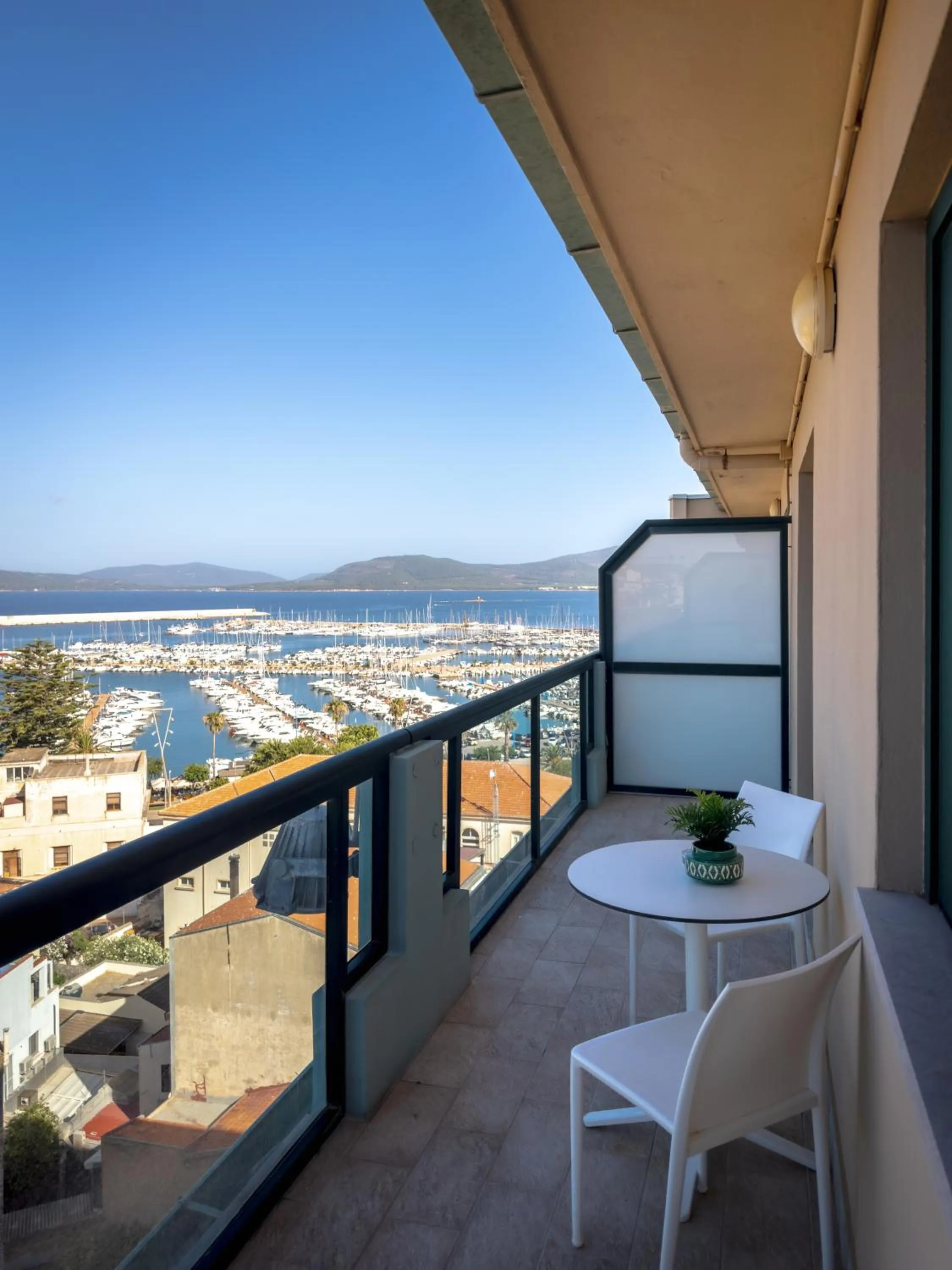Junior Suite with Balcony - single occupancy in Hotel Catalunya