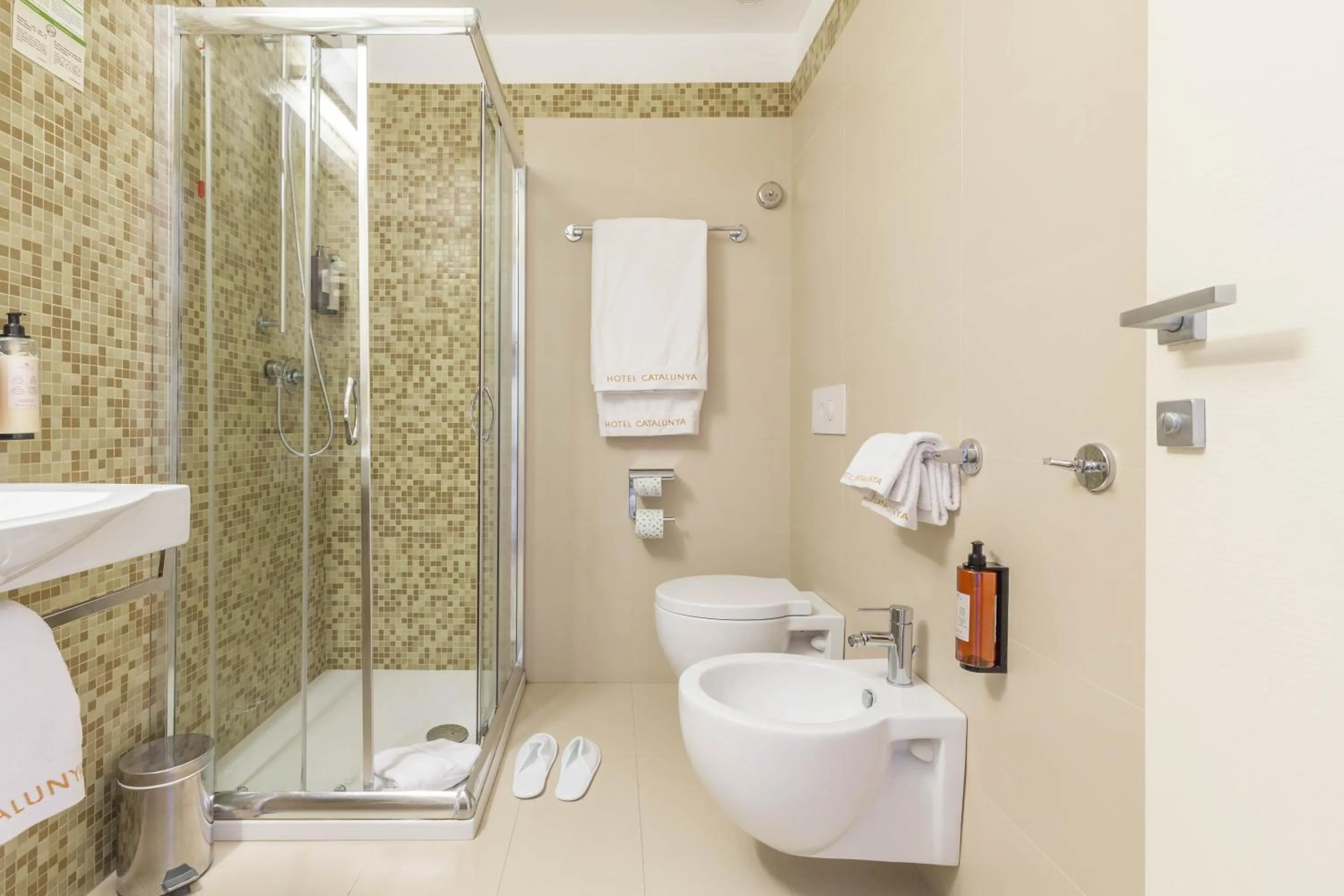 Family Double Room in Hotel Catalunya