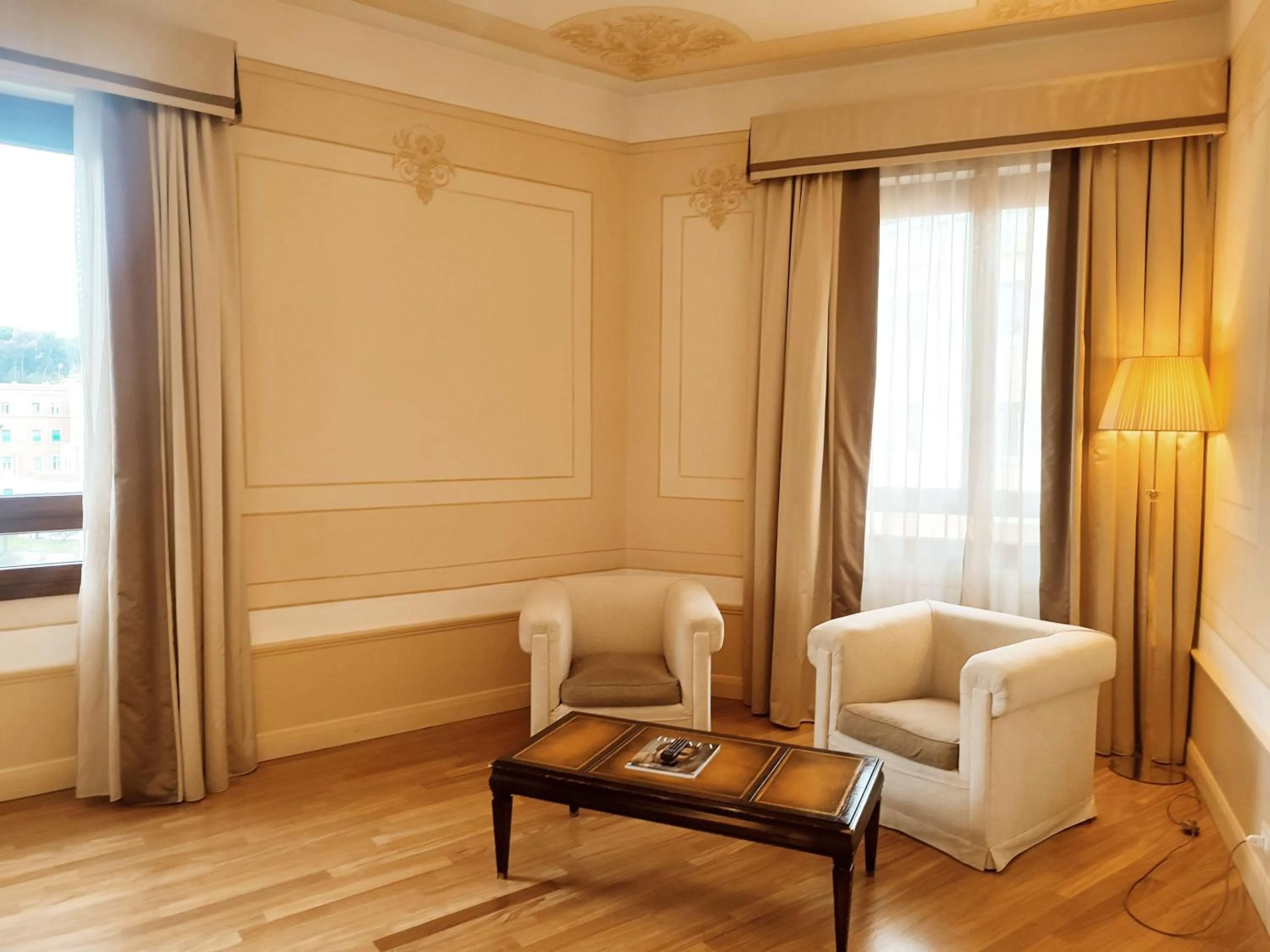 Suite in Radisson Blu GHR Rome