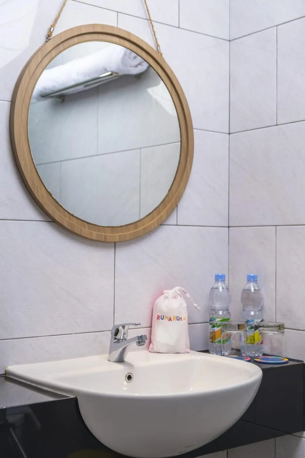 Deluxe Double Room in Rumaruma Farvet Residence @ Ambon