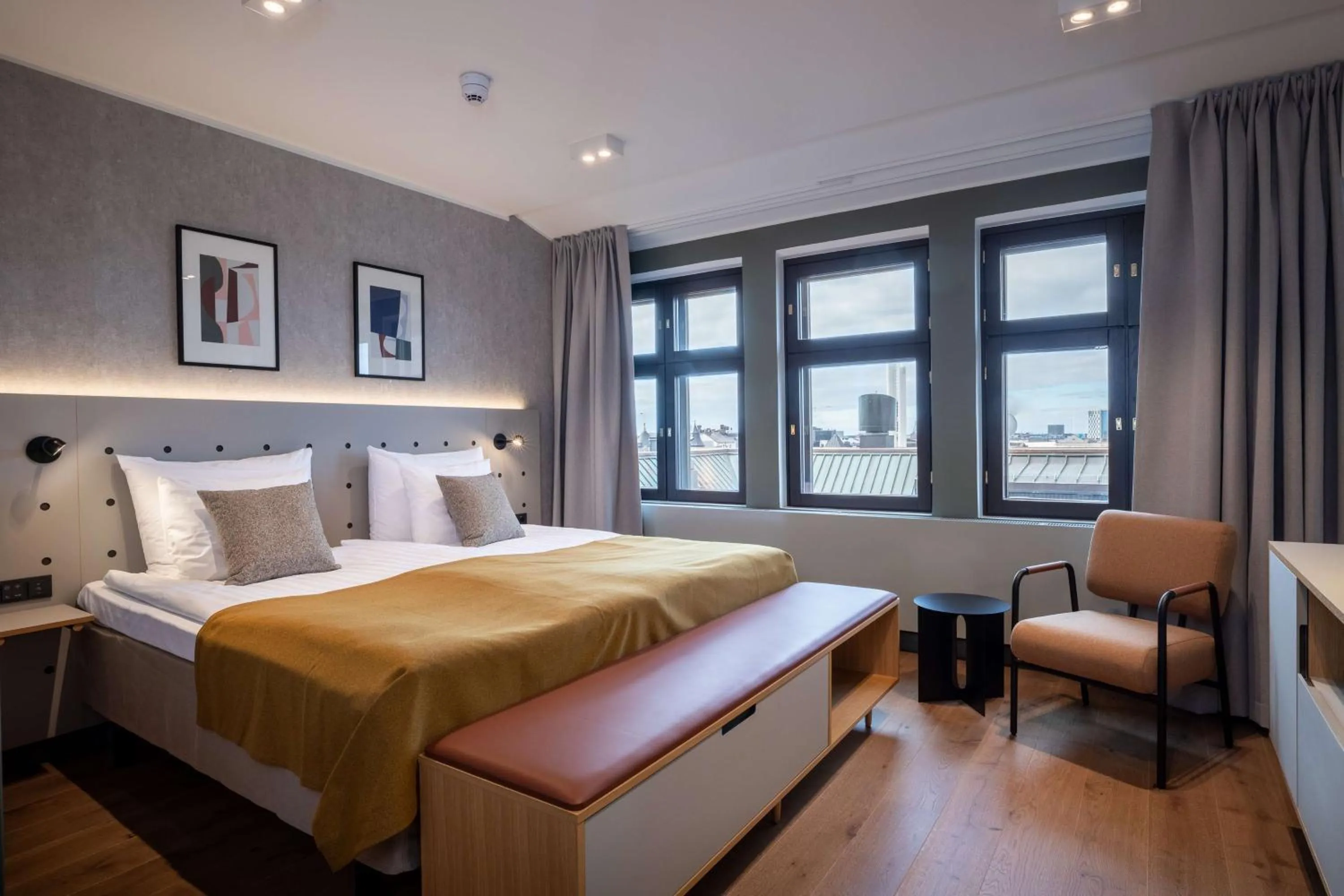 Superior King Room in Scandic Helsinki Hub