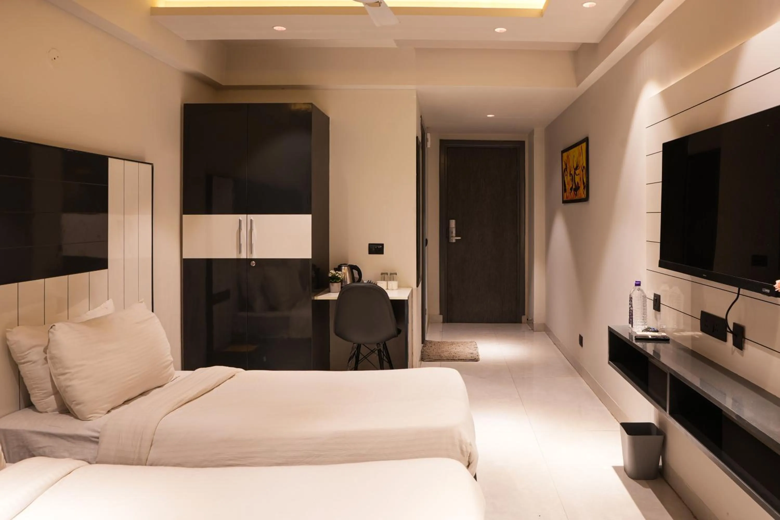 Deluxe Room in METRO STUDIOS